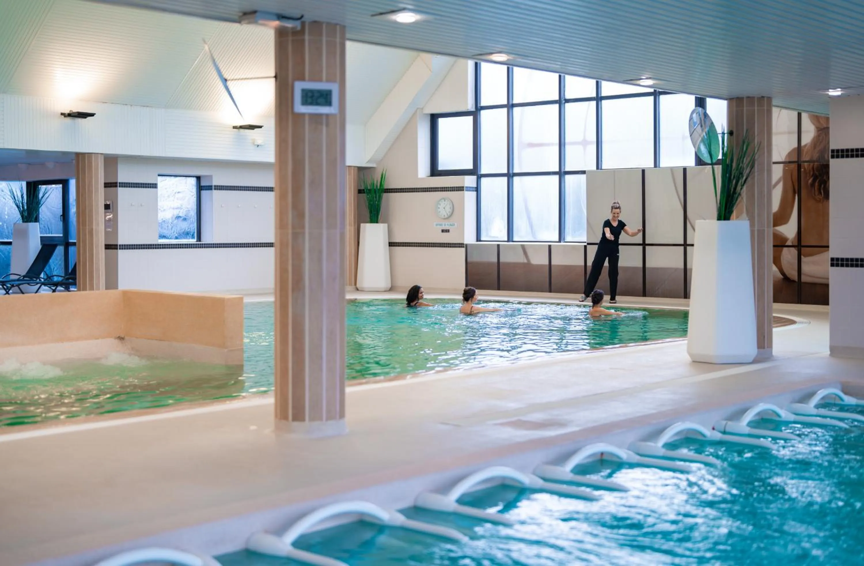 Swimming pool in Thalazur Ouistreham - Hôtel & Spa