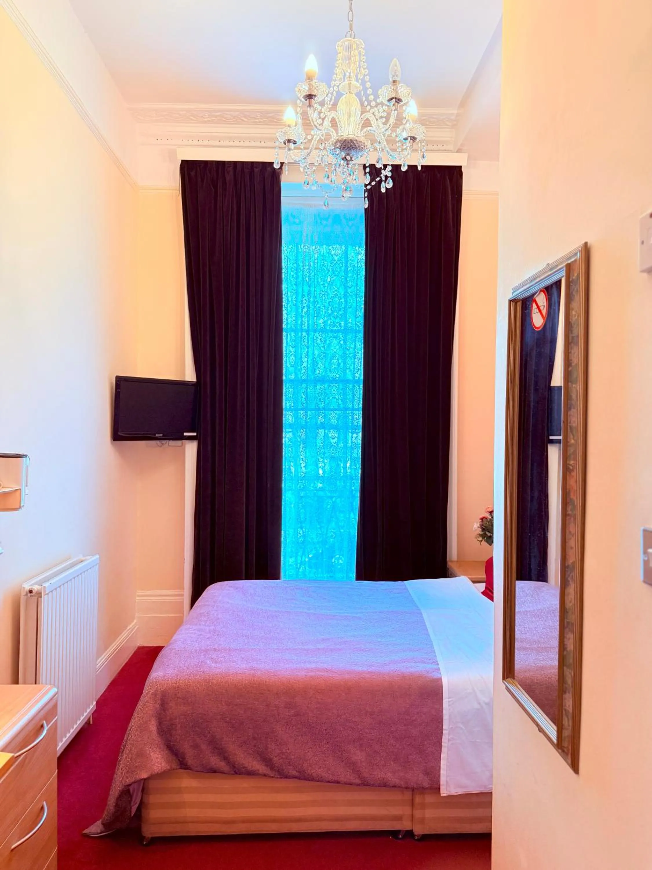 Bedroom, Bed in Albro House Hotel, London