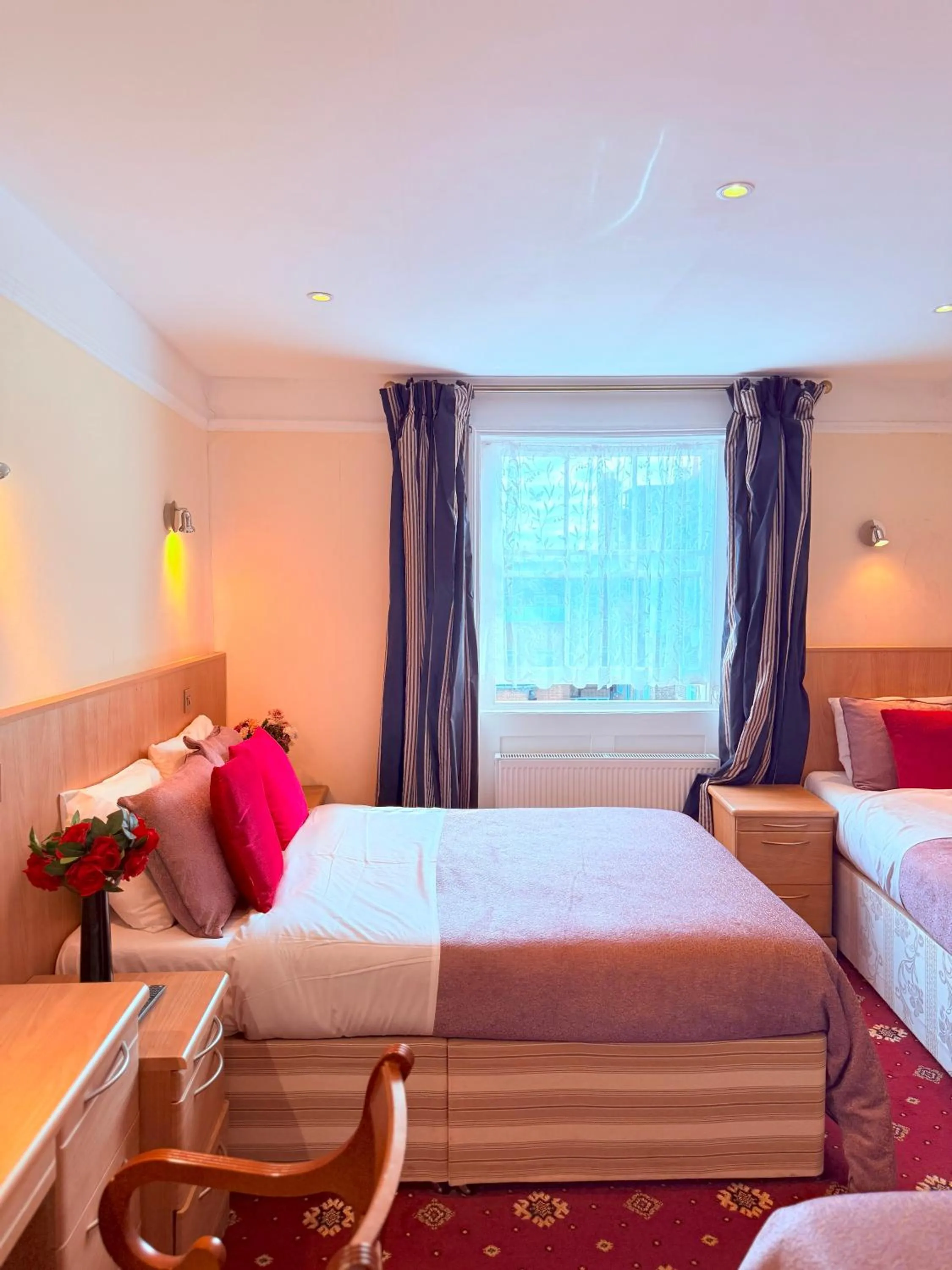 Bedroom, Bed in Albro House Hotel, London