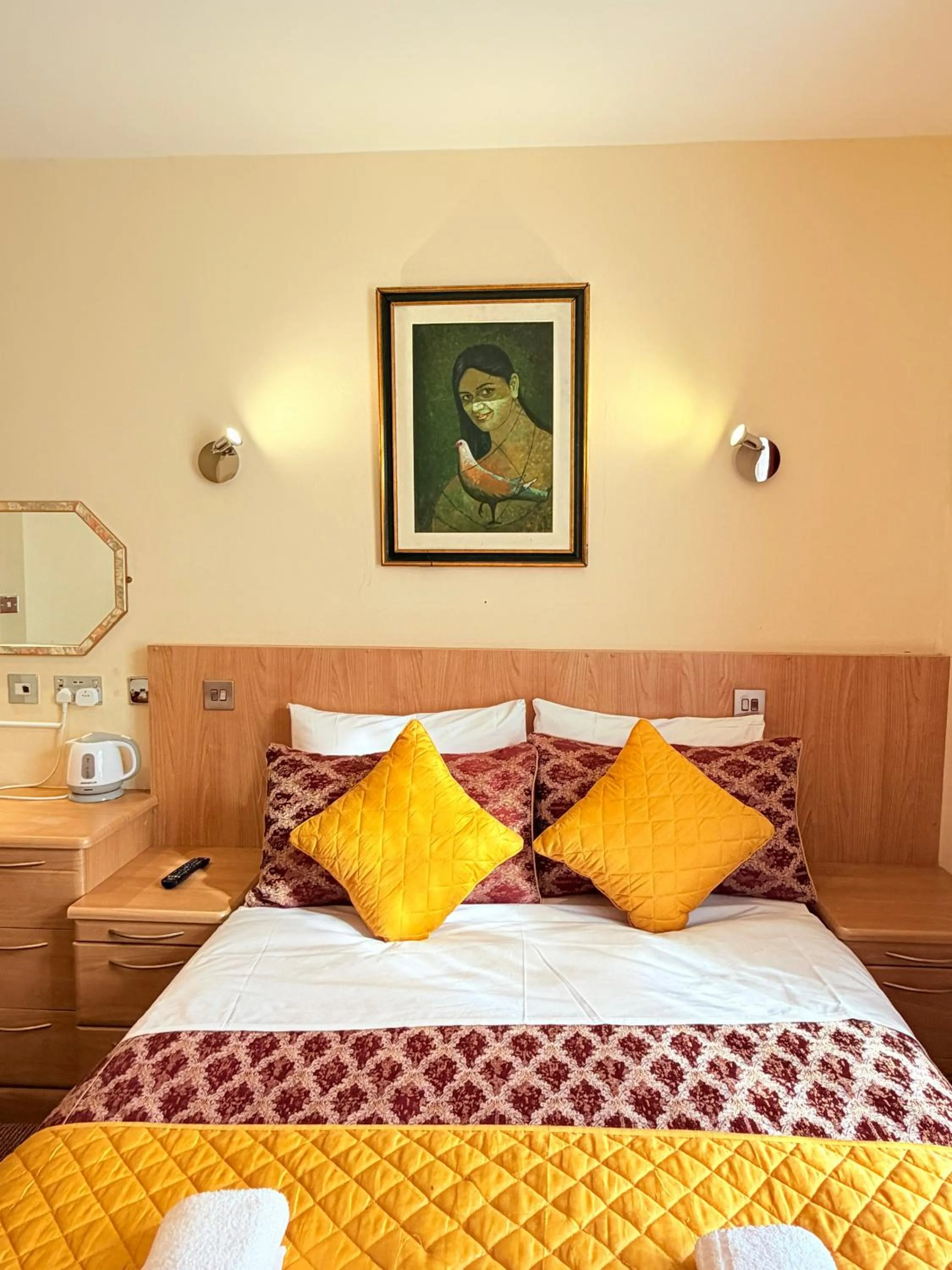 Bed in Albro House Hotel, London