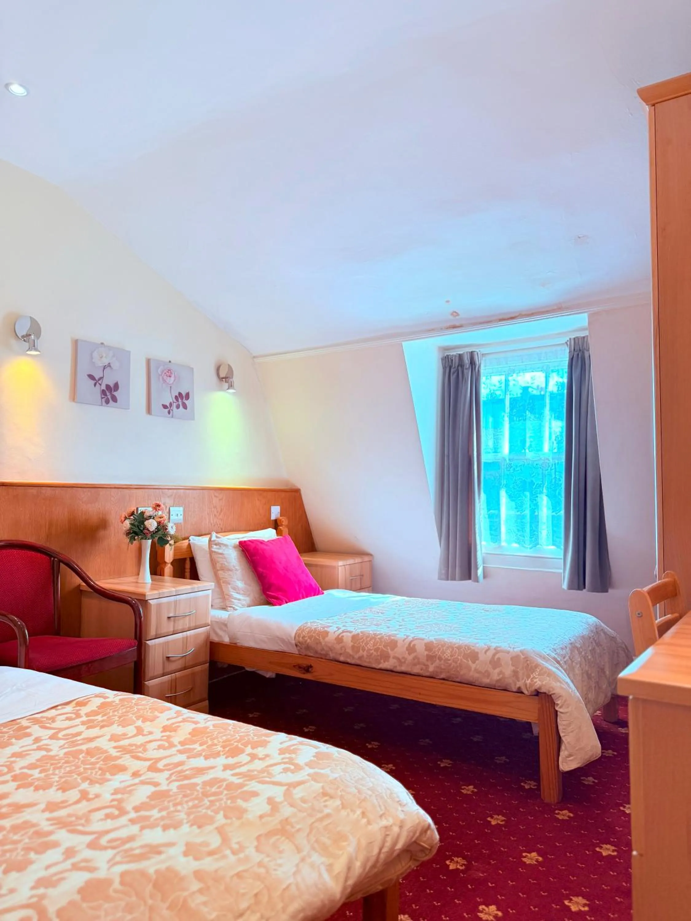 Bedroom, Bed in Albro House Hotel, London