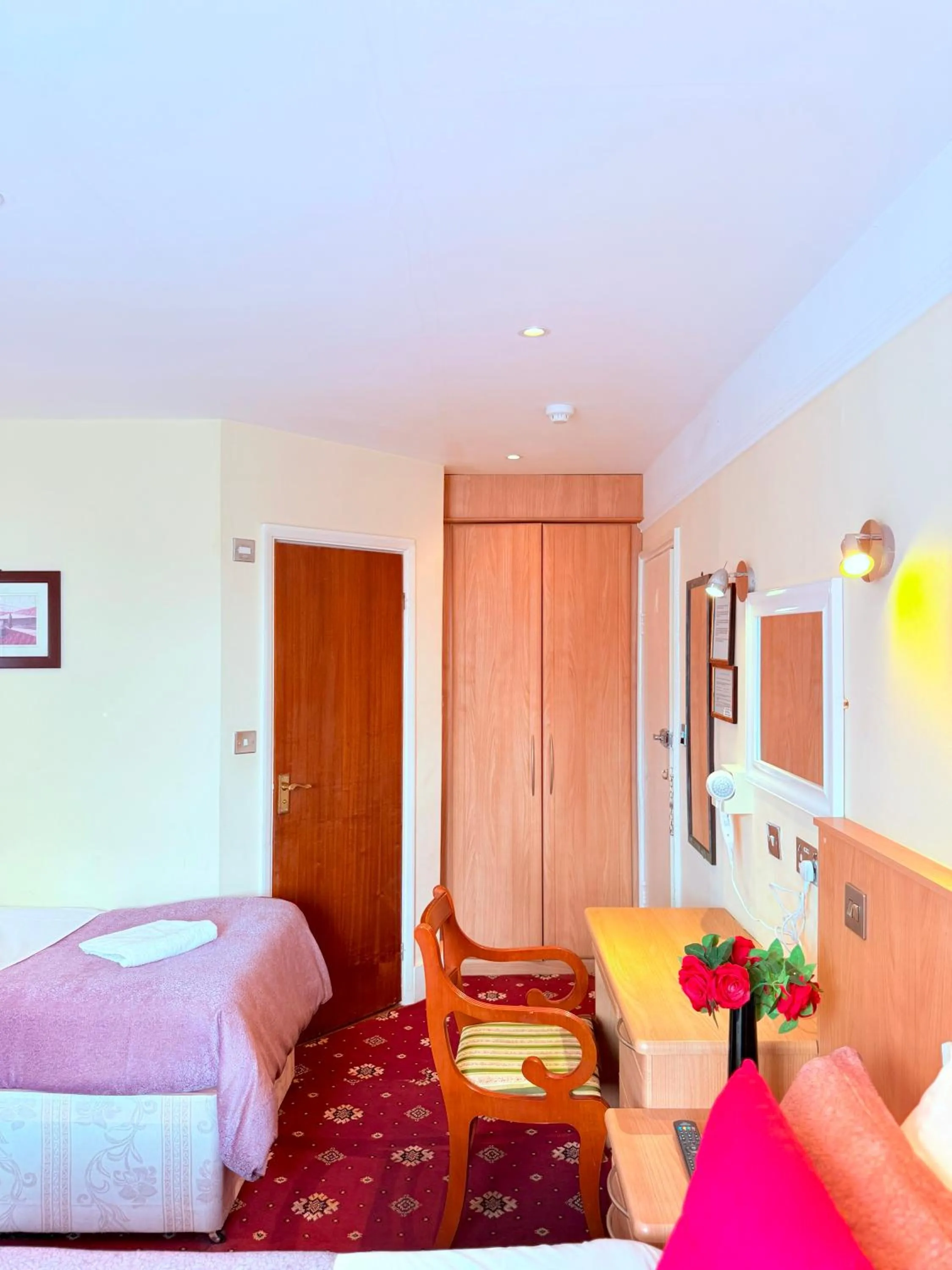 Bedroom, Bed in Albro House Hotel, London