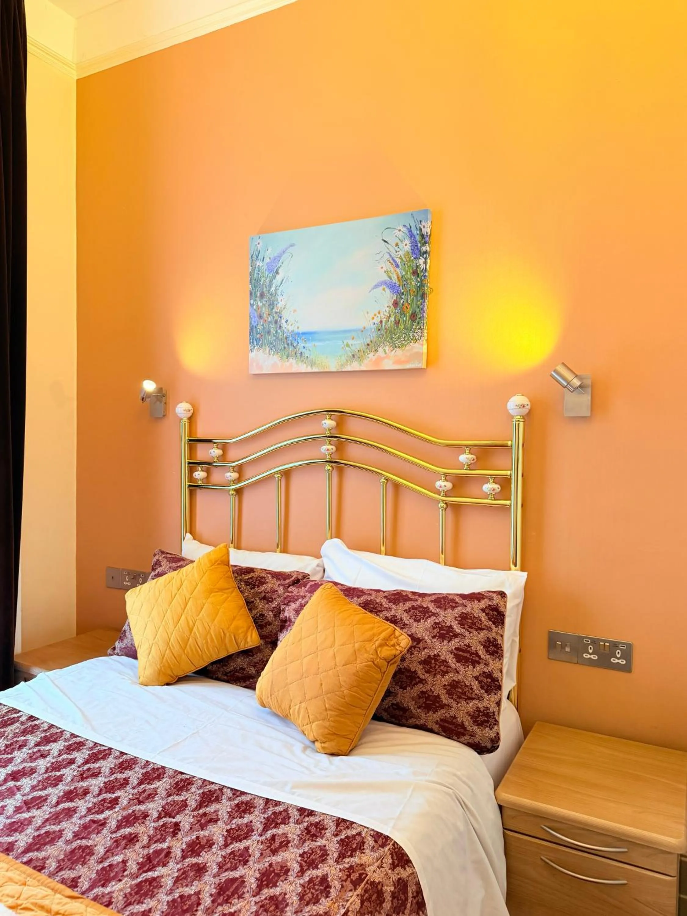 Bed in Albro House Hotel, London