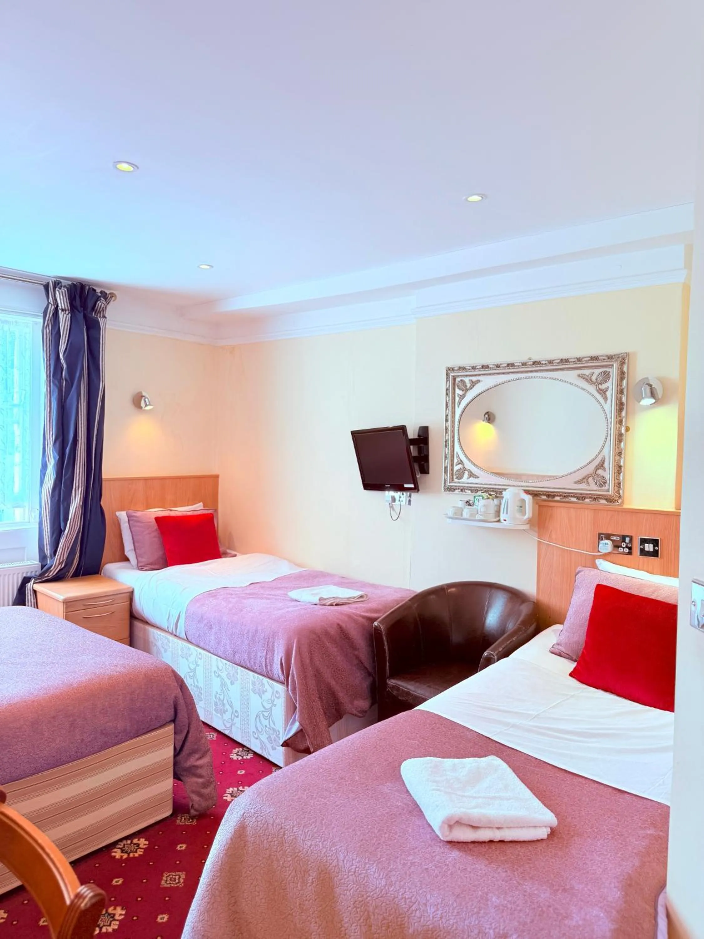 Bedroom, Bed in Albro House Hotel, London
