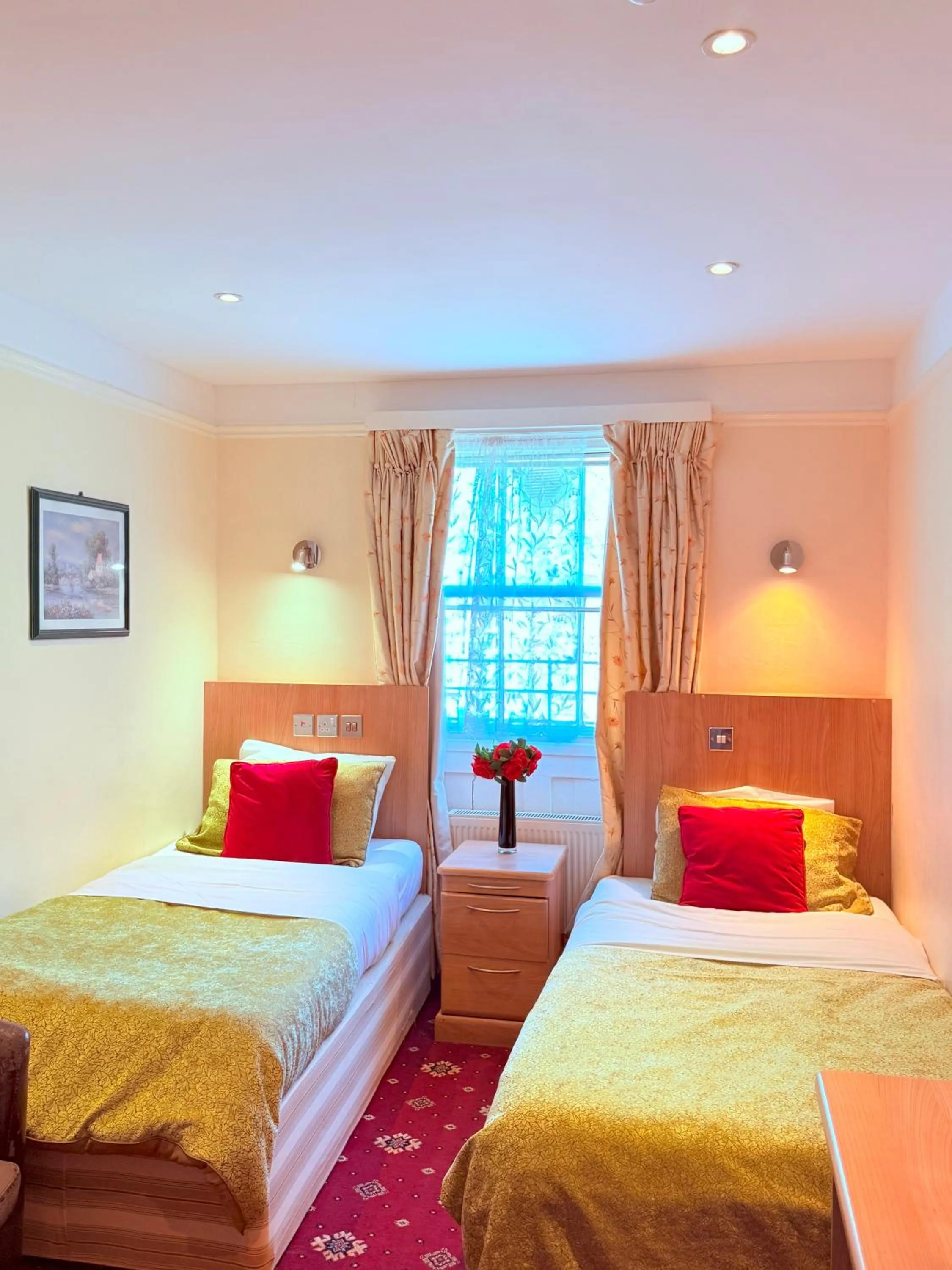 Bedroom, Bed in Albro House Hotel, London