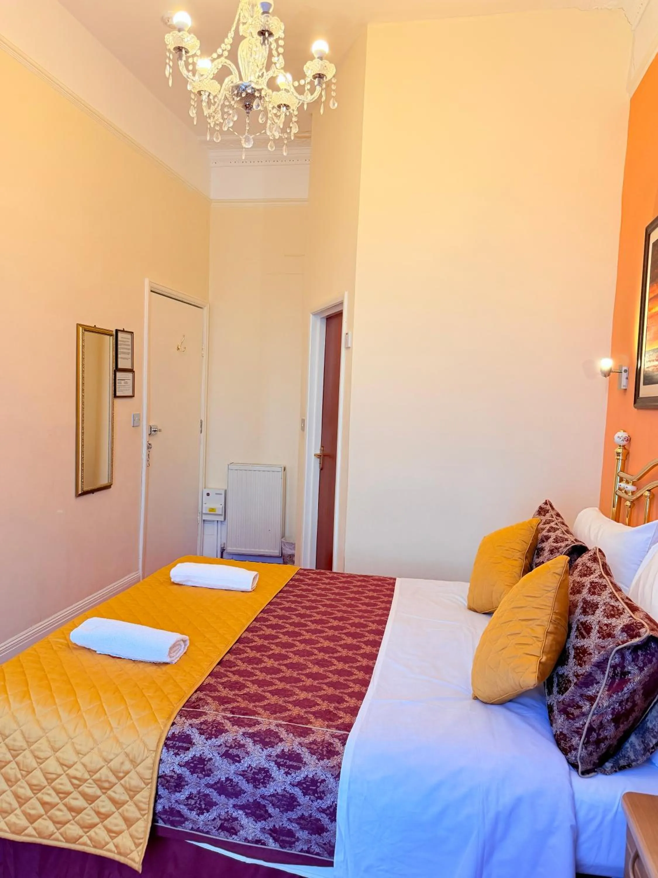 Bed in Albro House Hotel, London