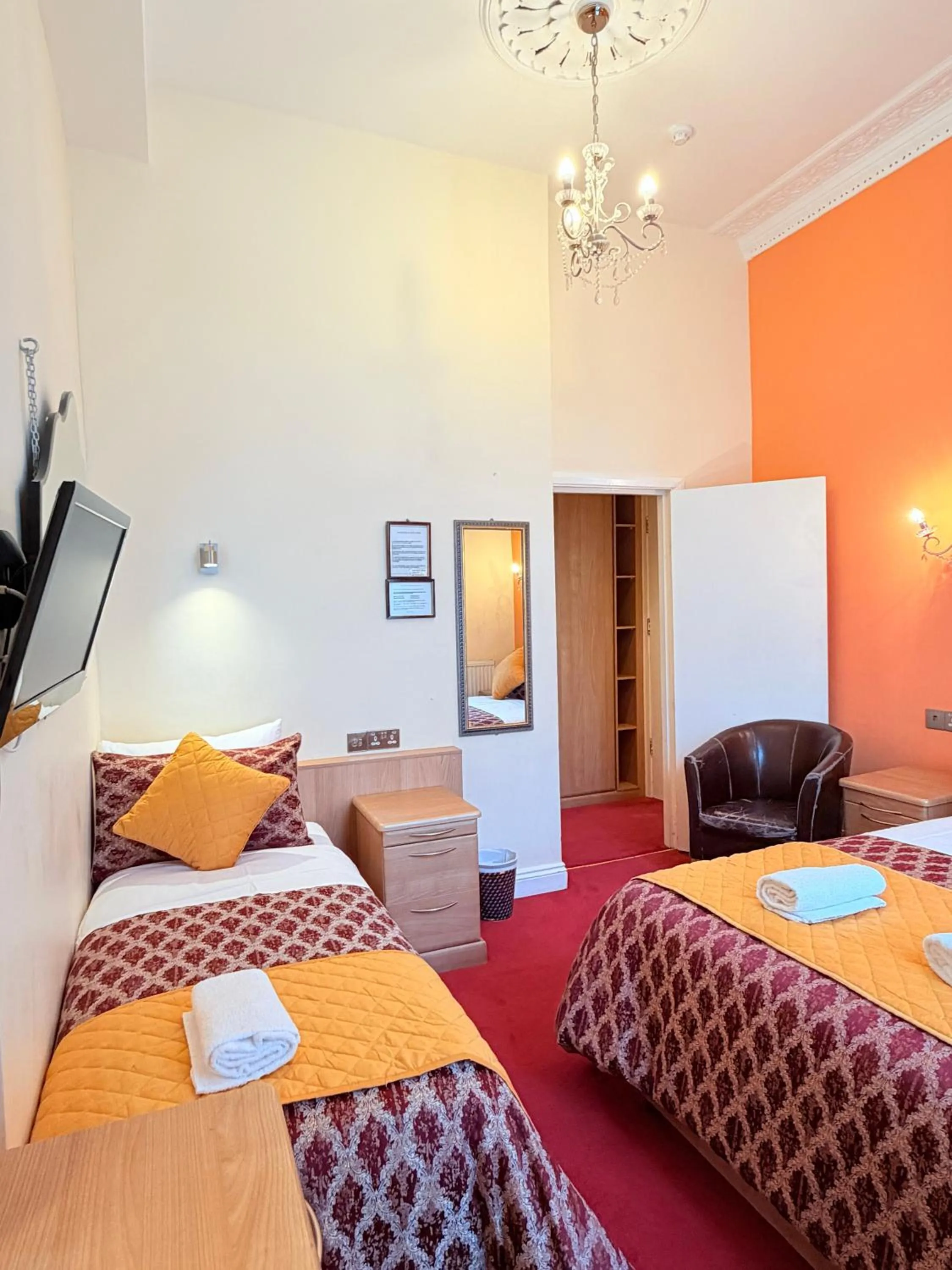 Bed in Albro House Hotel, London