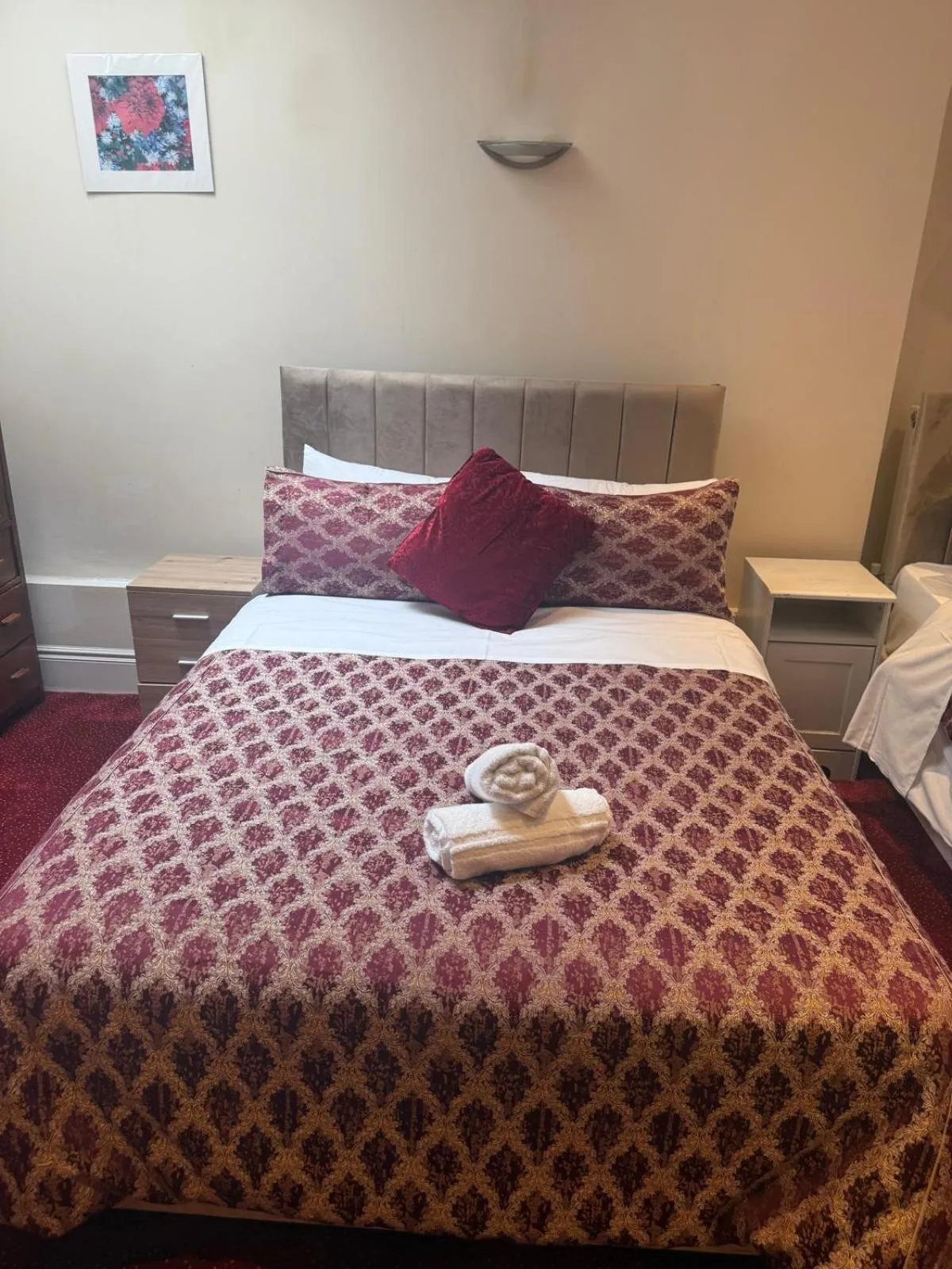 Bed in Albro House Hotel, London