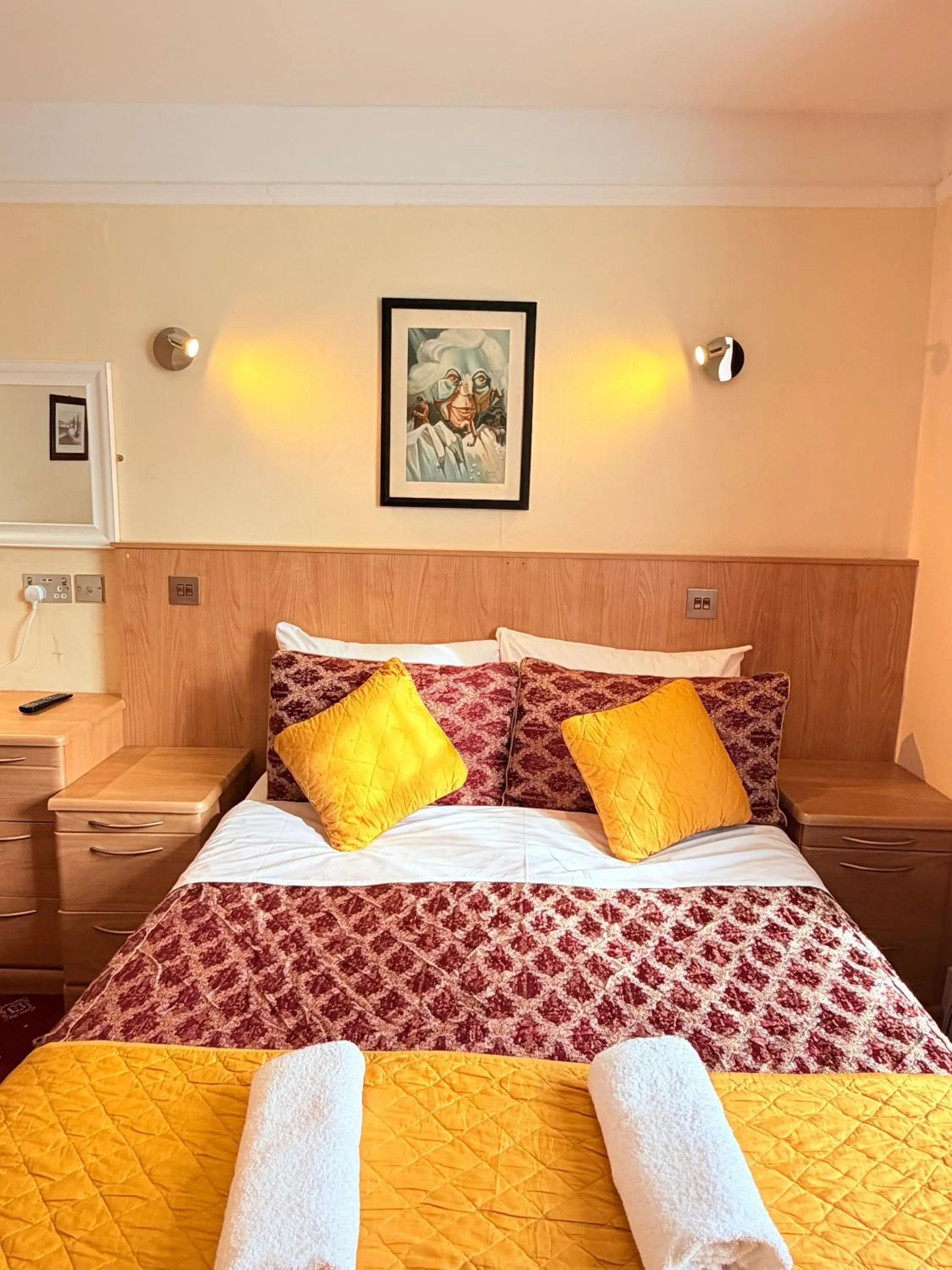 Bed in Albro House Hotel, London