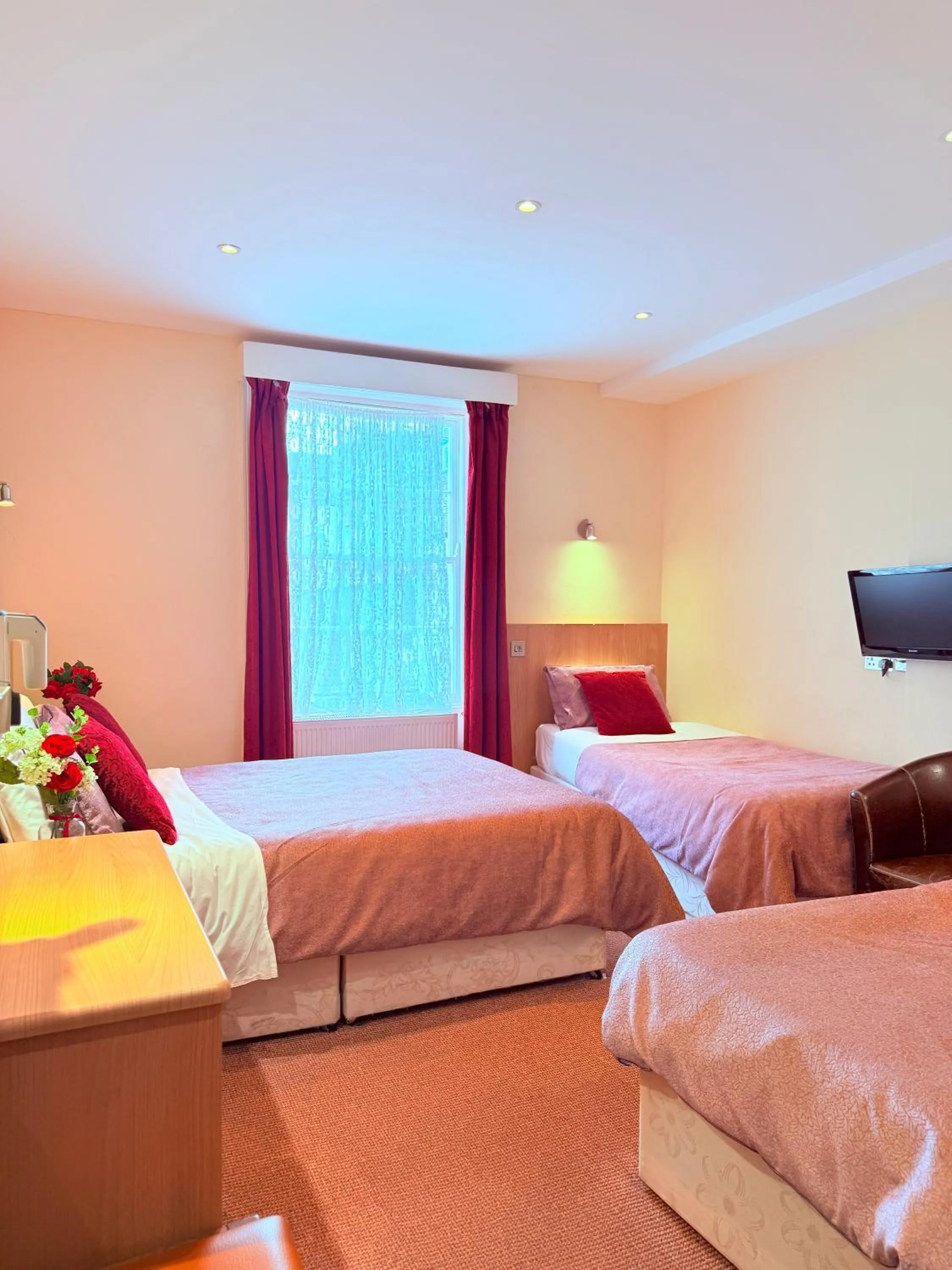 Bedroom, Bed in Albro House Hotel, London