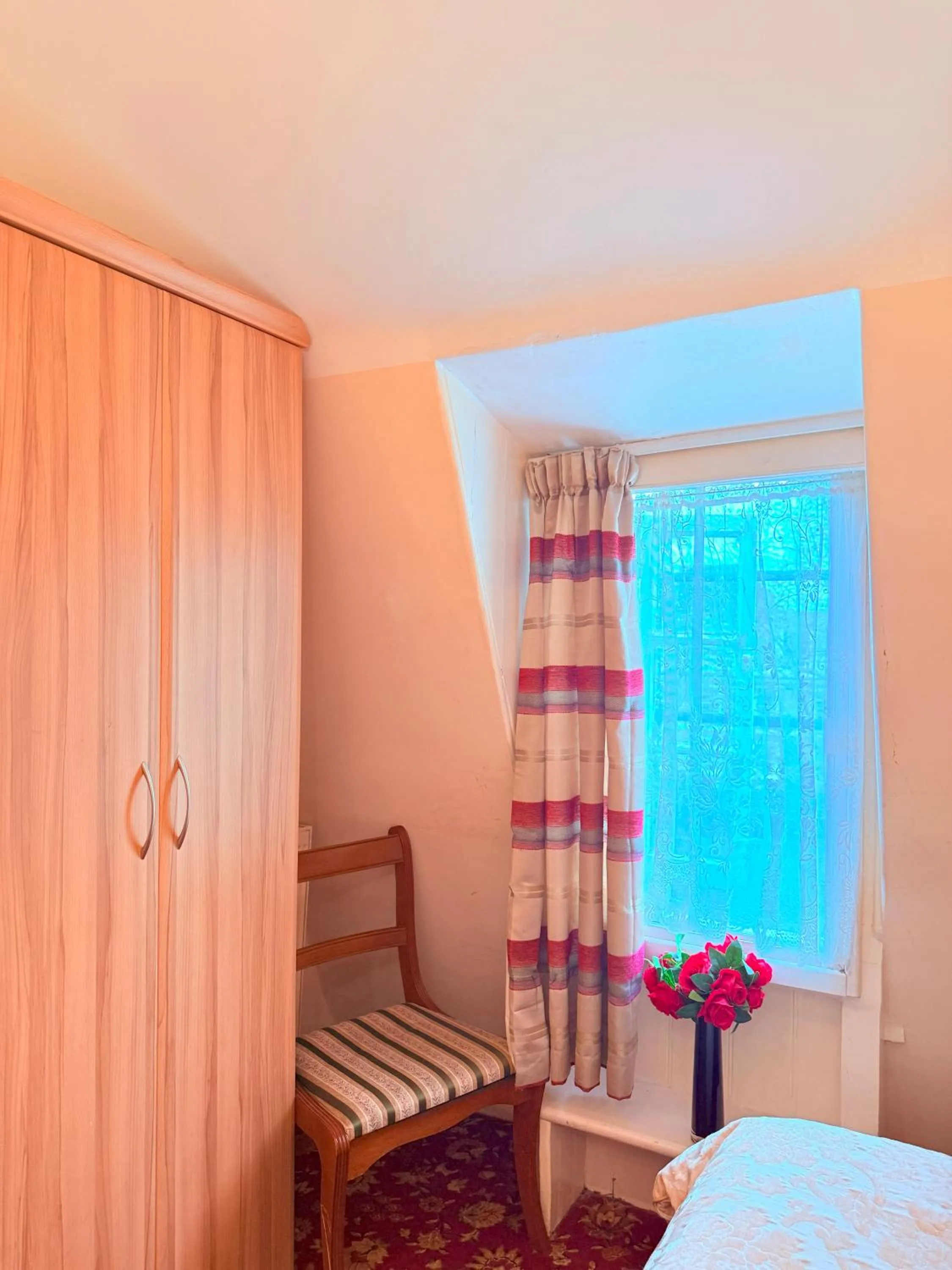 Bedroom, Bed in Albro House Hotel, London