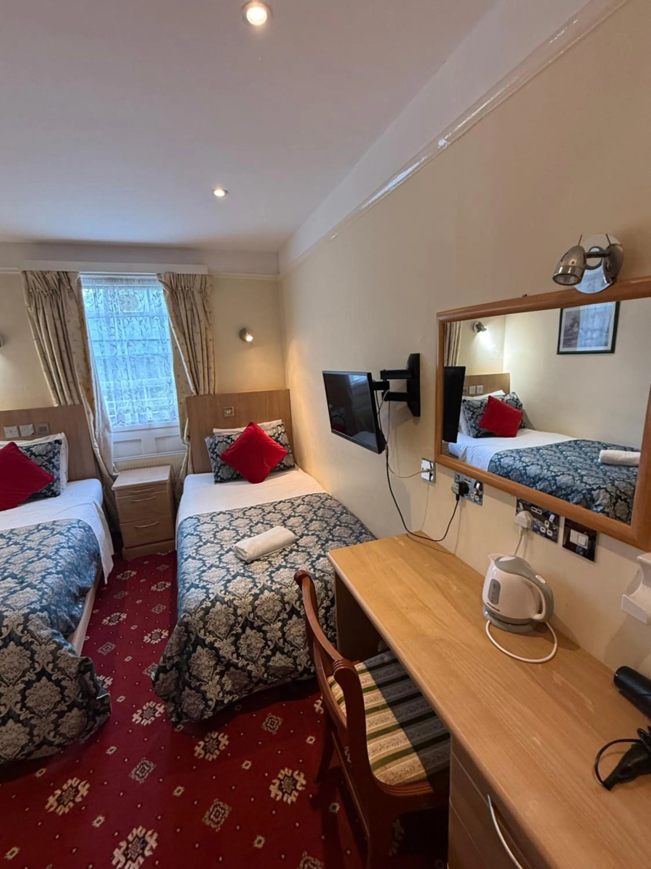 Bed in Albro House Hotel, London