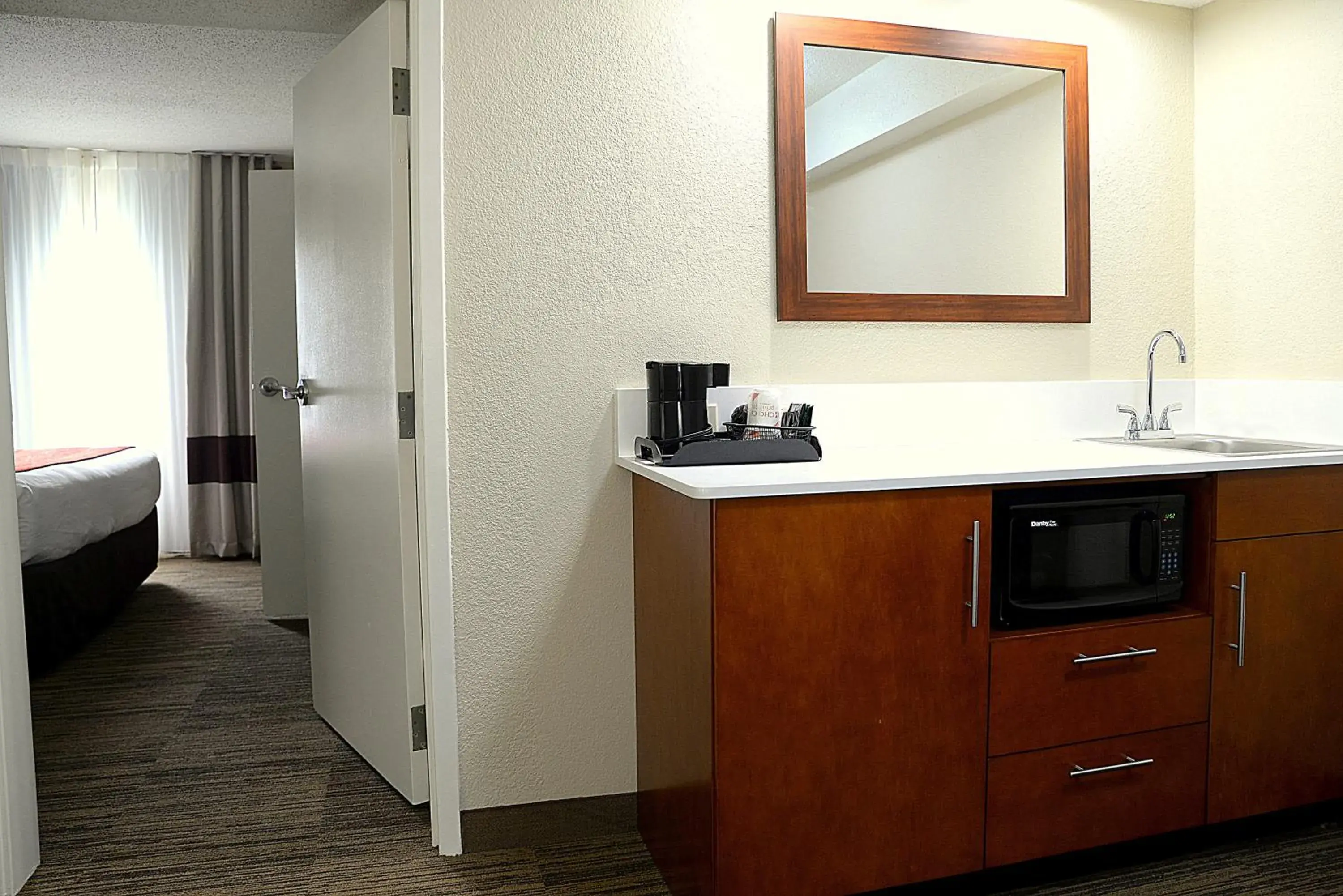 King Suite with Whirlpool - Non-smoking in Comfort Inn University Durham - Chapel Hill King Suite with Whirlpool - Non-smoking in Comfort Inn University Durham - Chapel Hill