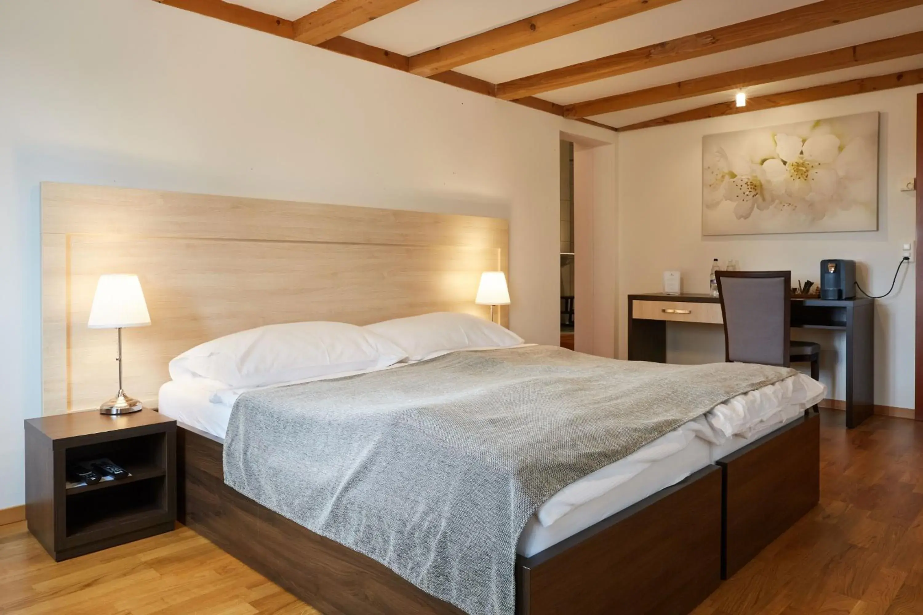 Standard Twin Room - single occupancy in Gasthof Krone Blatten Standard Twin Room - single occupancy in Gasthof Krone Blatten