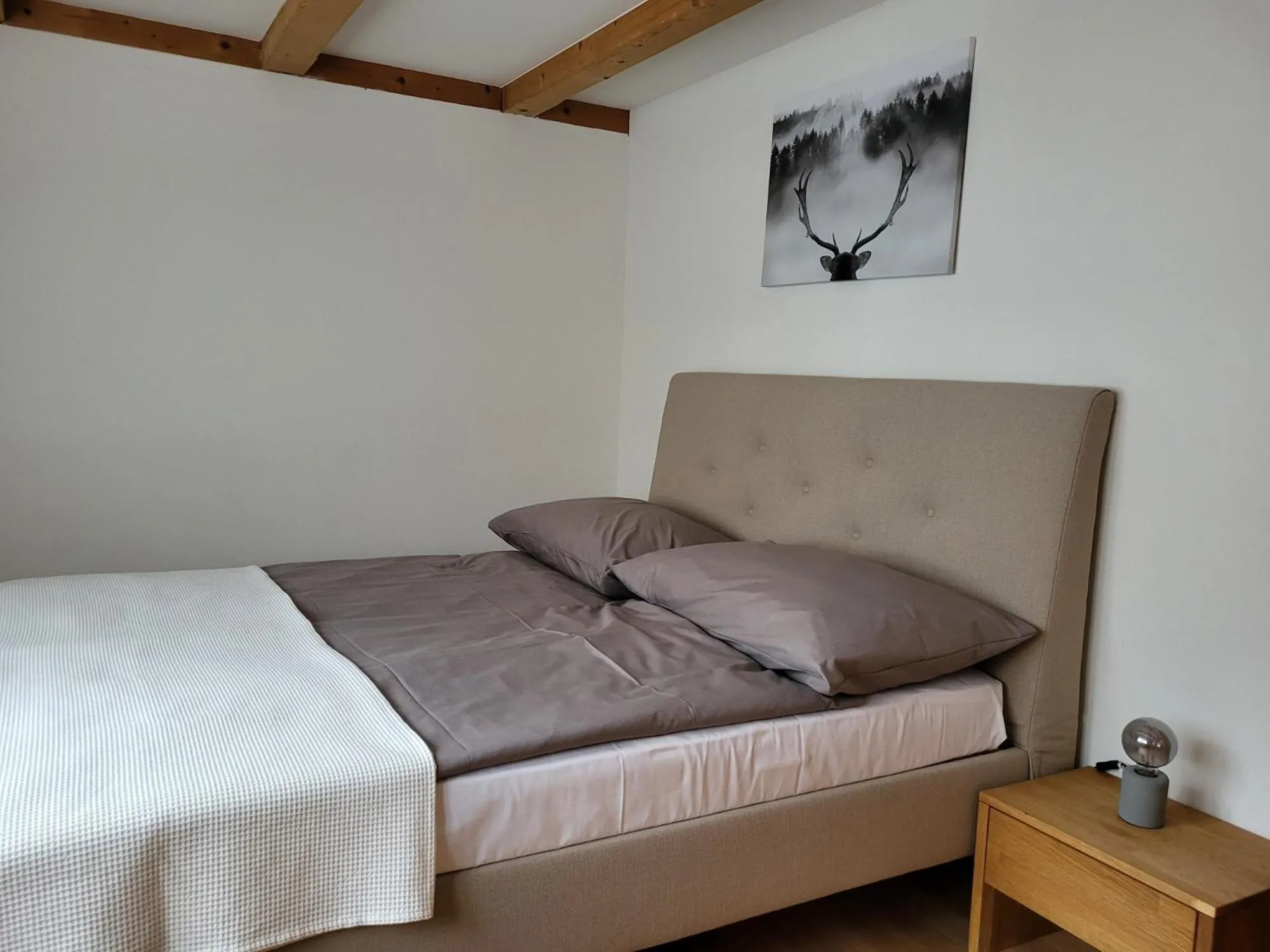 Photo of the whole room, Bed in Gasthof Krone Blatten