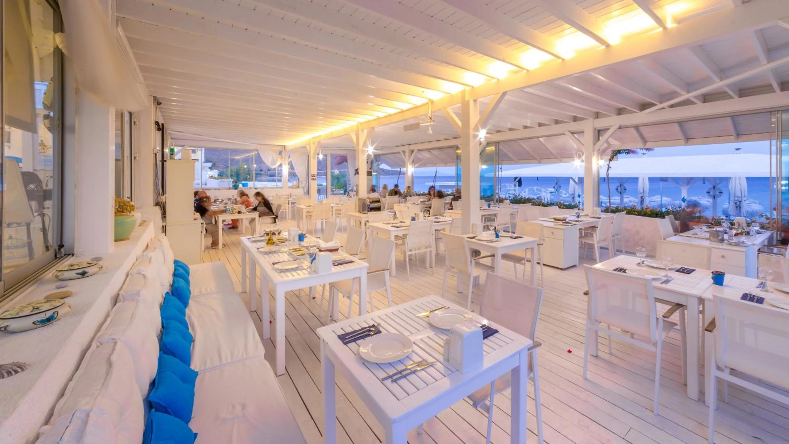 Restaurant/Places to Eat in Hotel Mavi Beyaz