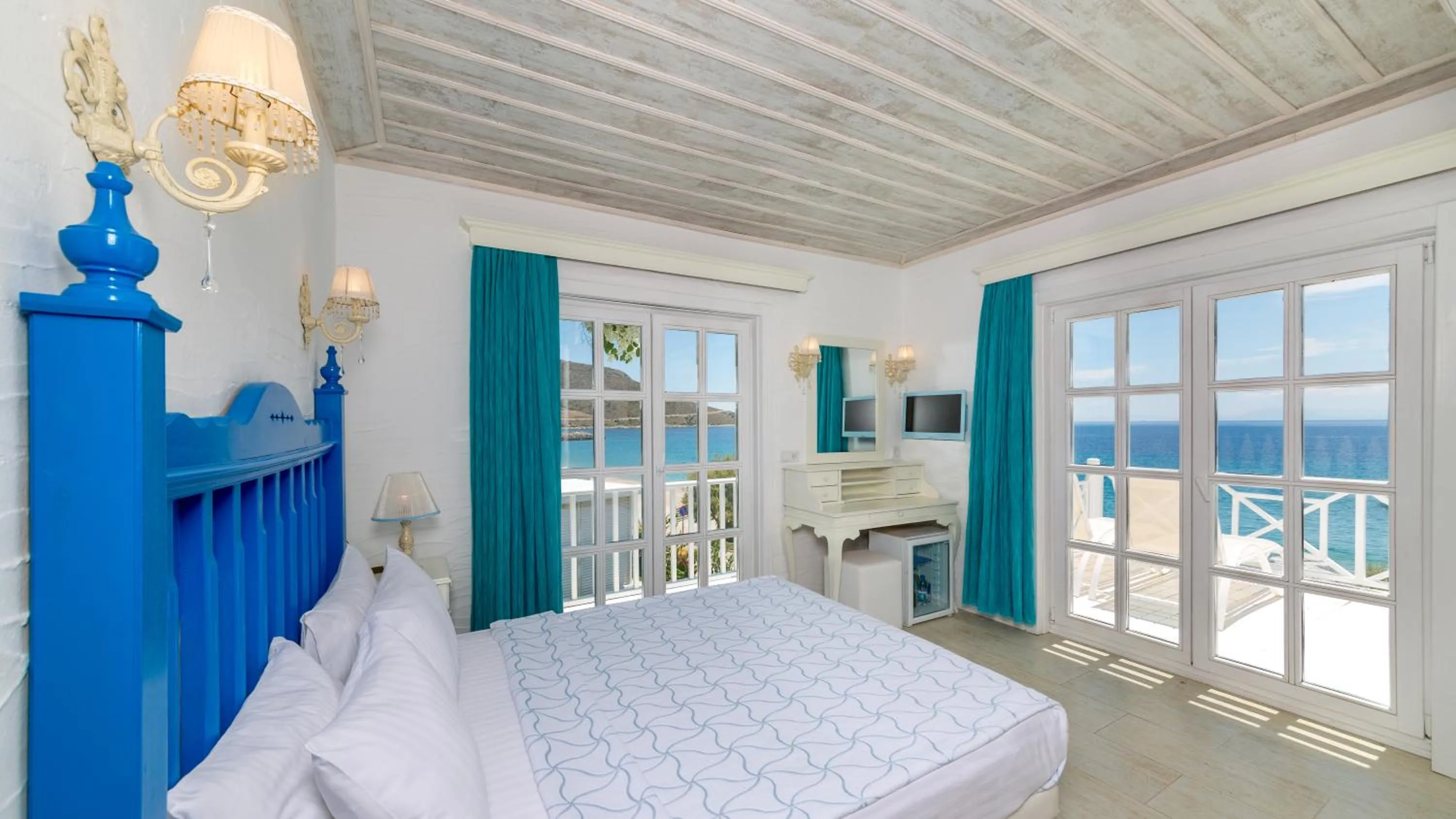 Bed in Hotel Mavi Beyaz