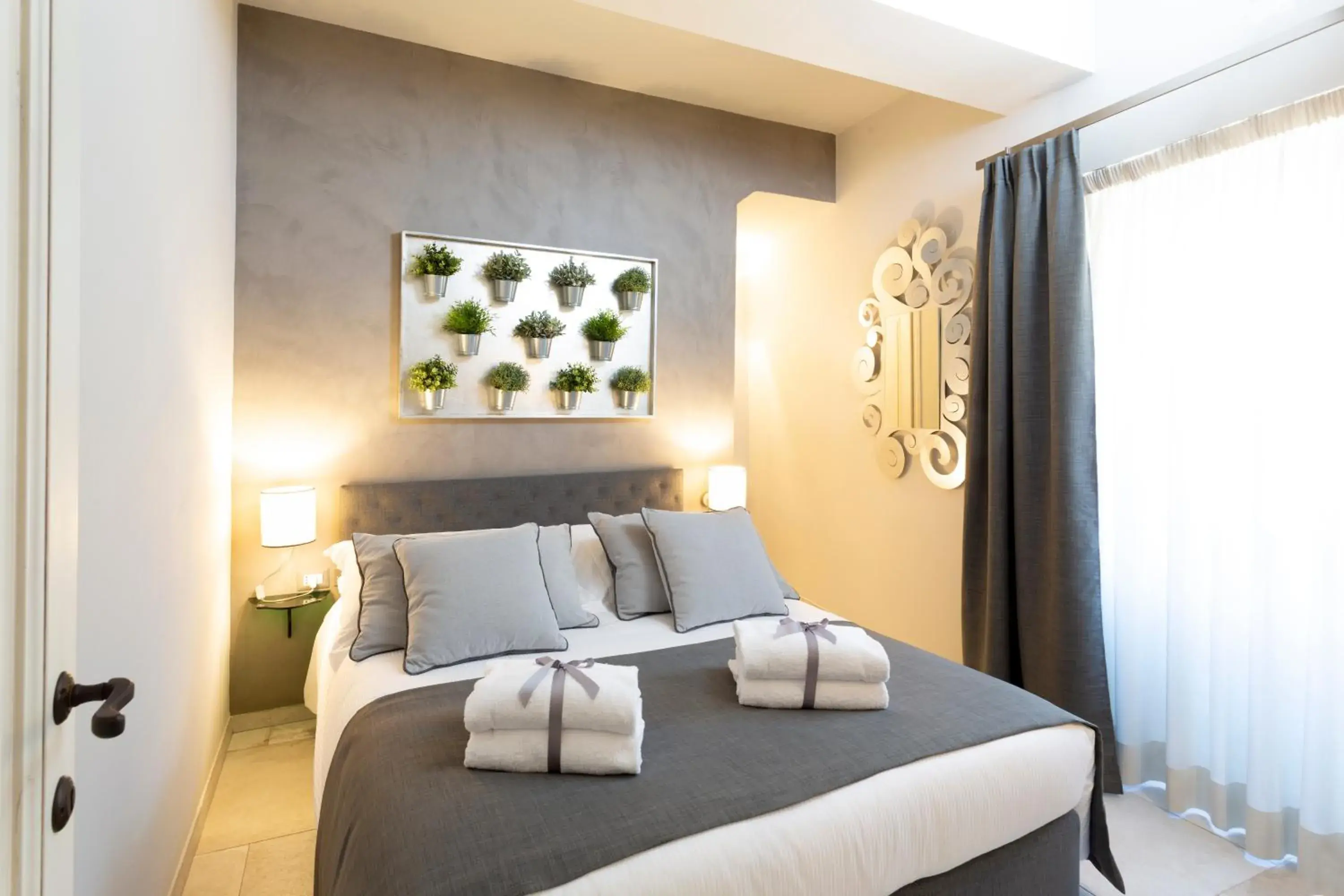 Deluxe One-Bedroom Apartment with View - single occupancy in Il Cipresso Home Tower QK Costa 58 Deluxe One-Bedroom Apartment with View - single occupancy in Il Cipresso Home Tower QK Costa 58