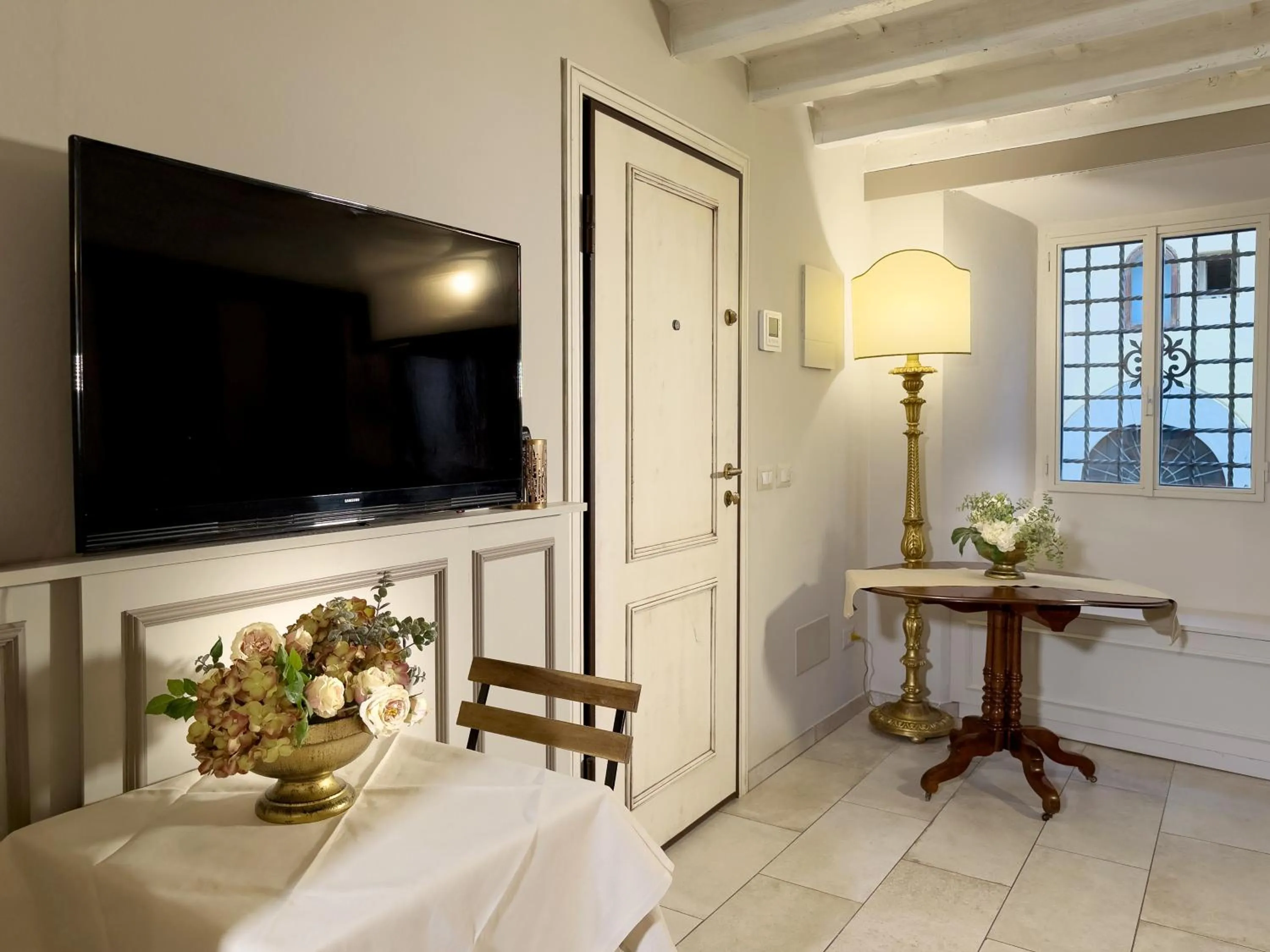 TV and multimedia in QK Costa58 Home Tower