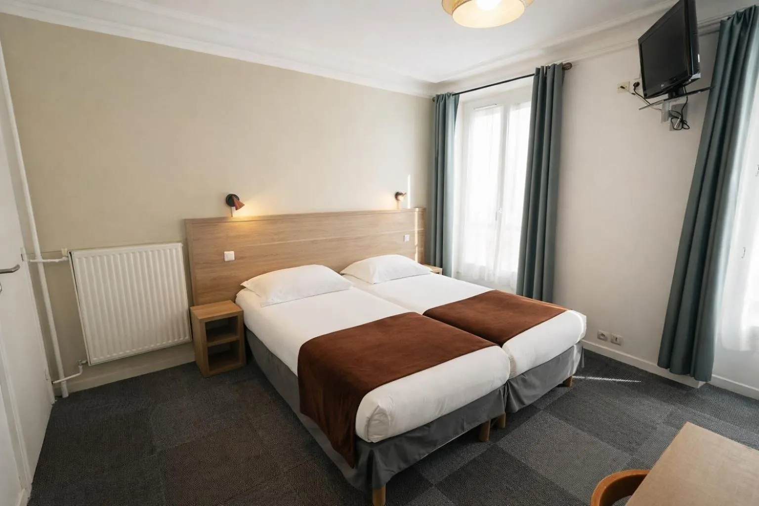 Bed in Hotel Cosmos