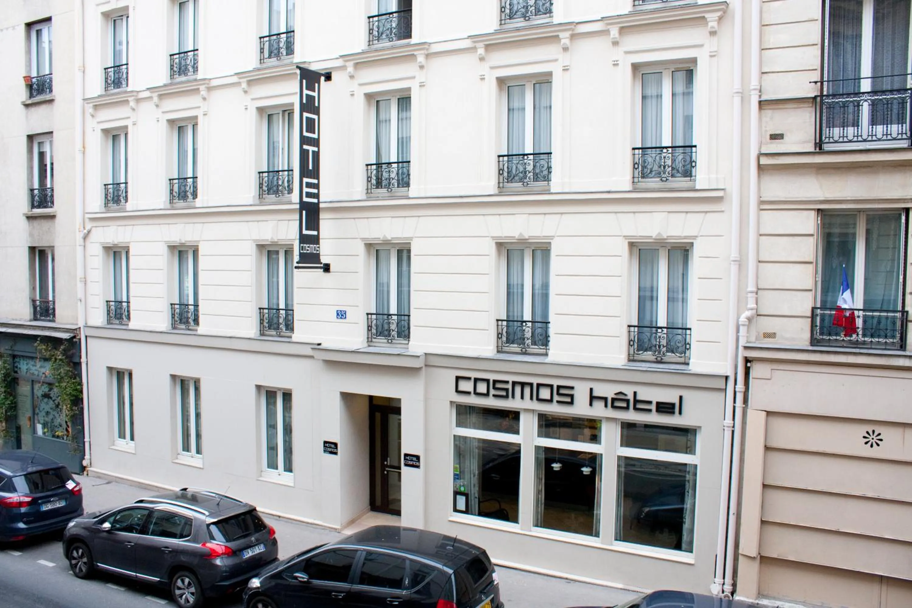 Facade/entrance in Hotel Cosmos