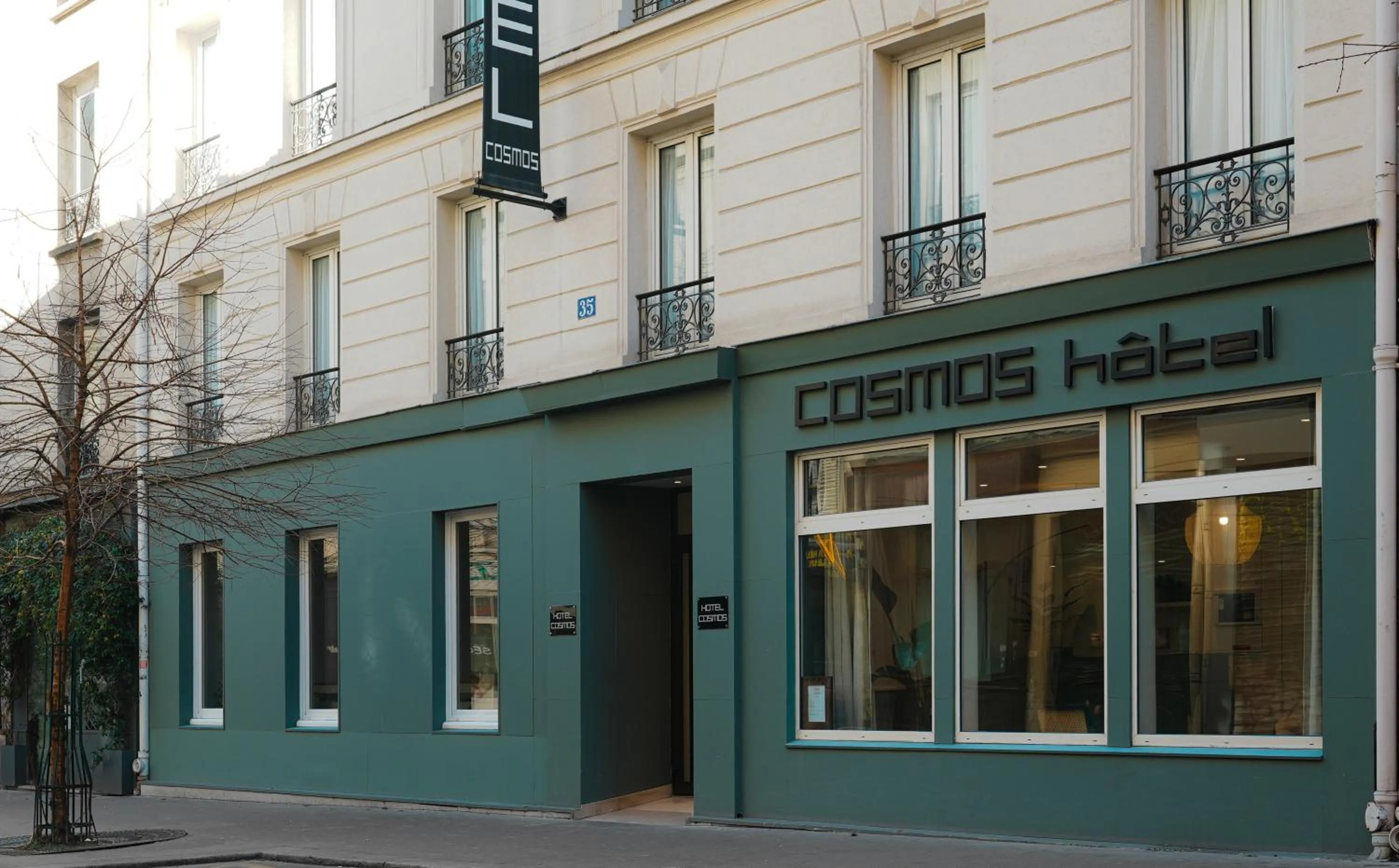 Facade/entrance in Hotel Cosmos