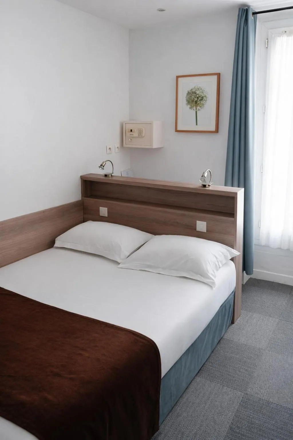 Bed in Hotel Cosmos