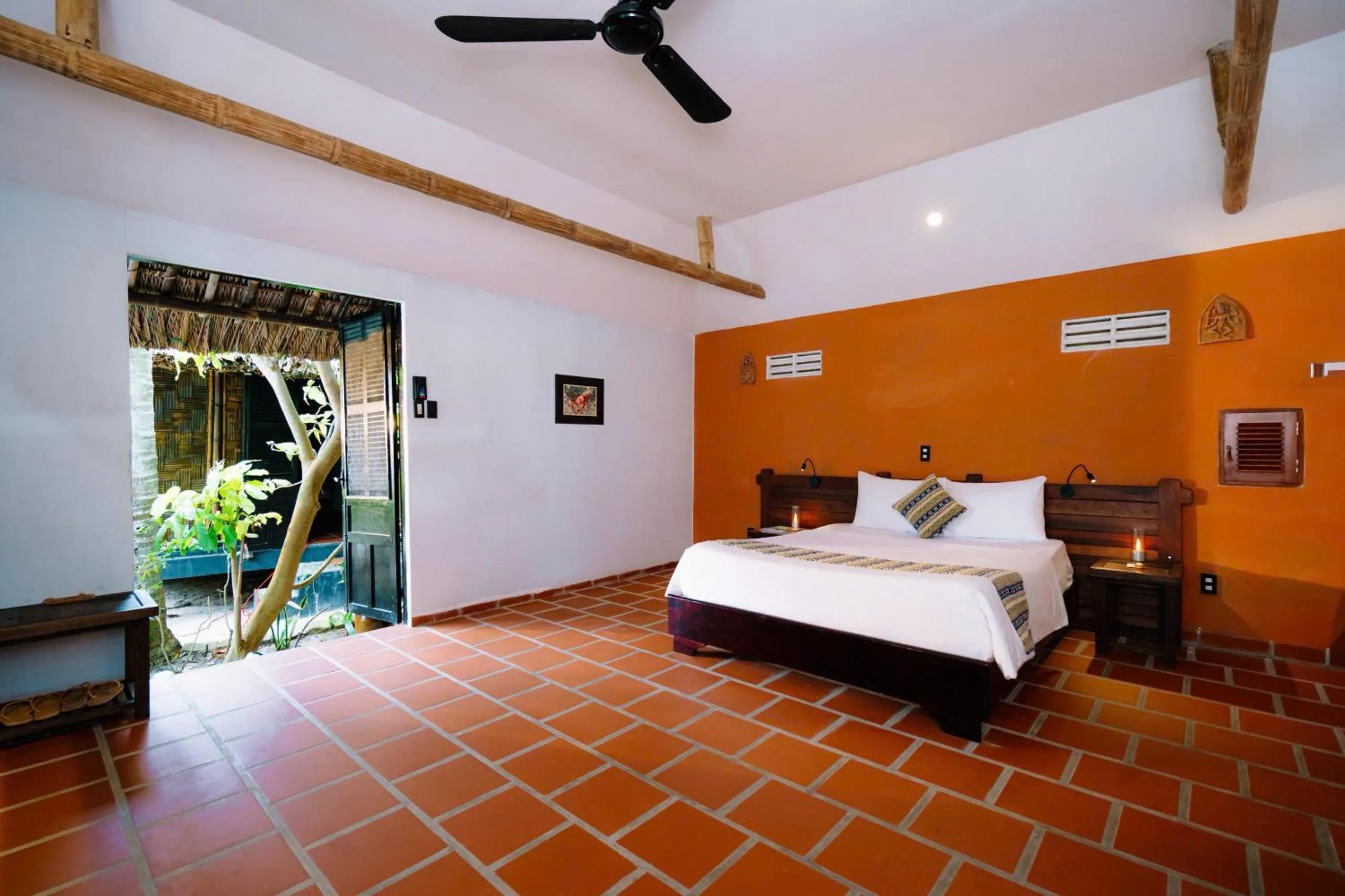 Bedroom, Bed in Whale Island Resort