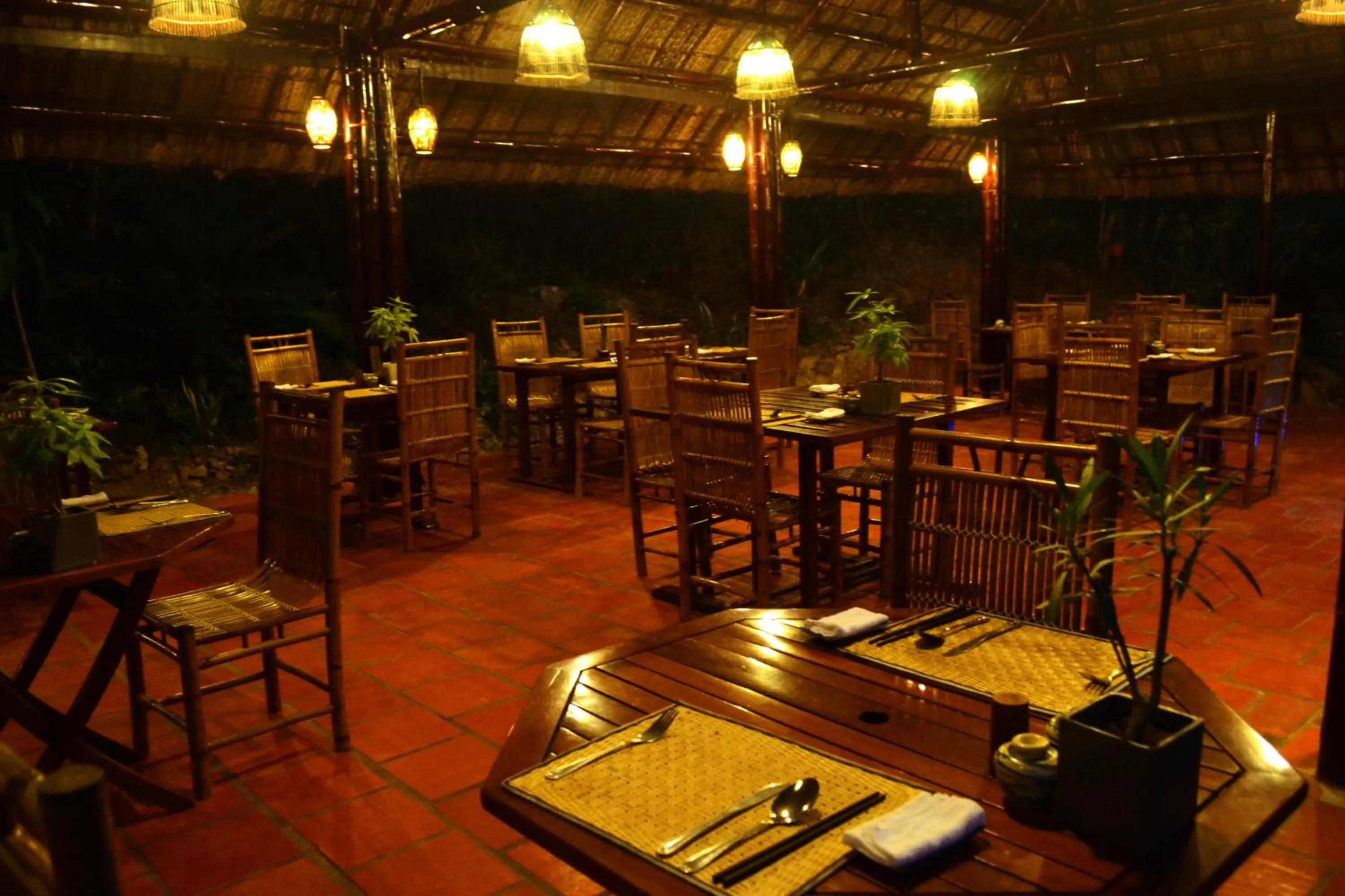 Restaurant/places to eat in Whale Island Resort