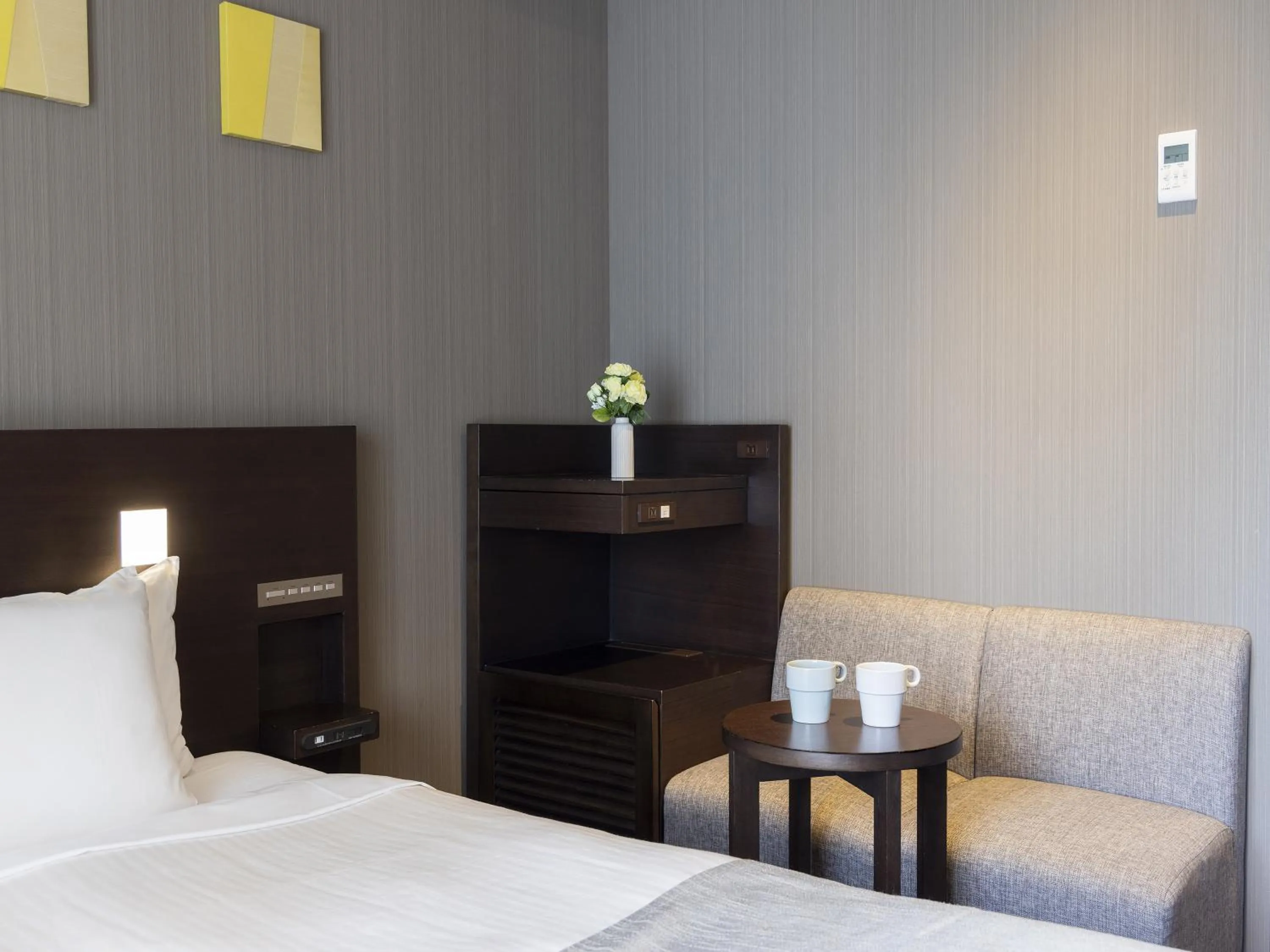 Photo of the whole room, Bed in Akihabara Washington Hotel