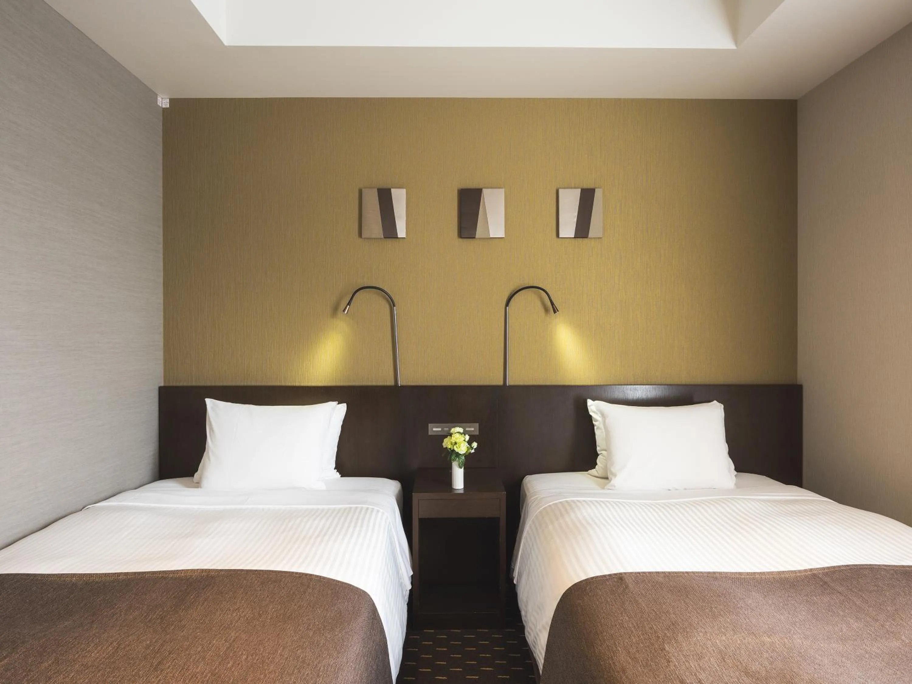 Photo of the whole room, Bed in Akihabara Washington Hotel