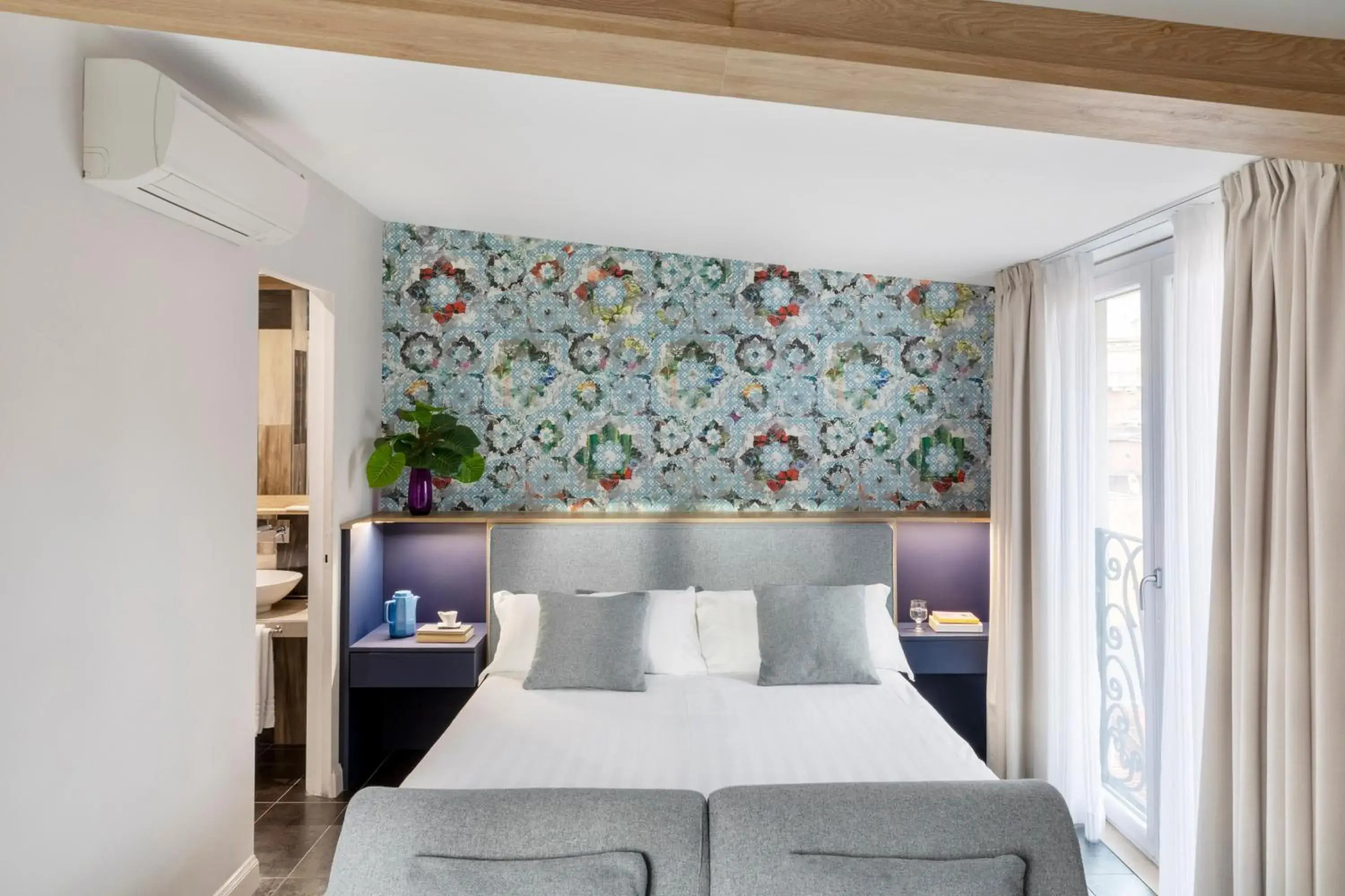 Bedroom, Bed in Patrizia Romana Palace Bedroom, Bed in Patrizia Romana Palace