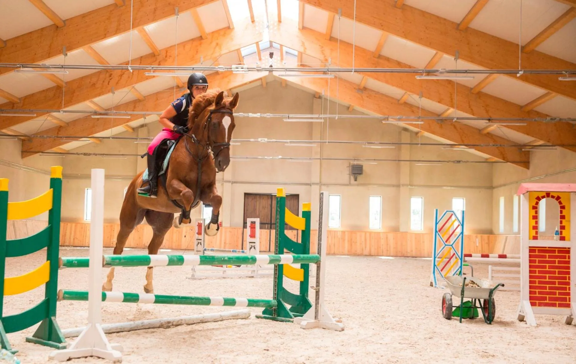 Horse-riding in Pałac Galiny