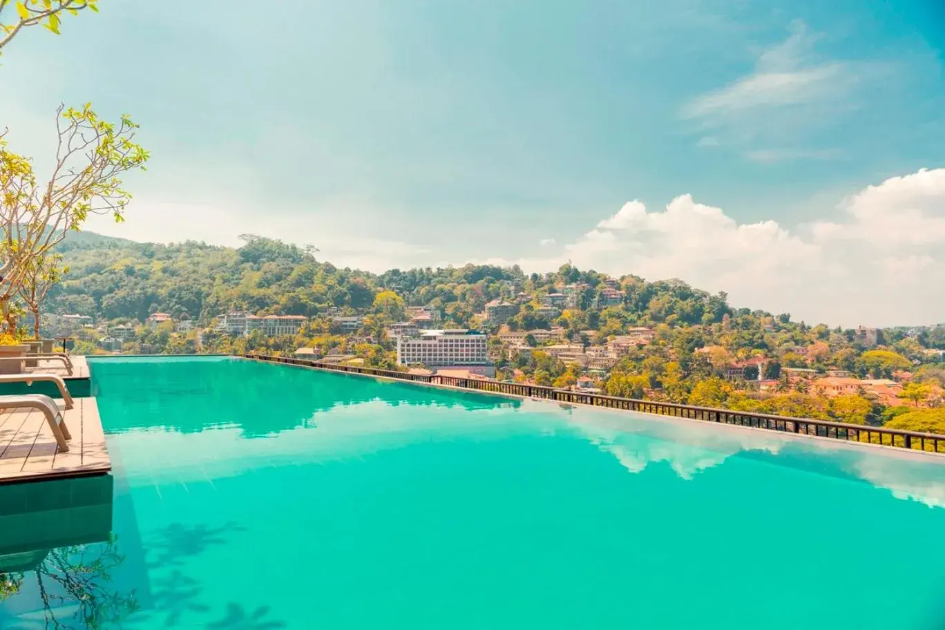 Swimming pool in Thilanka Hotel Swimming pool in Thilanka Hotel