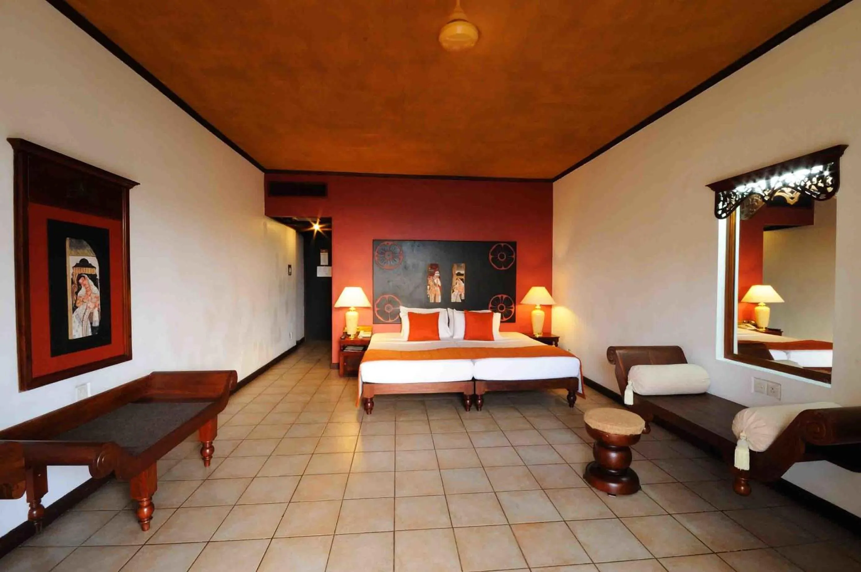 Photo of the whole room, Bed in Thilanka Hotel