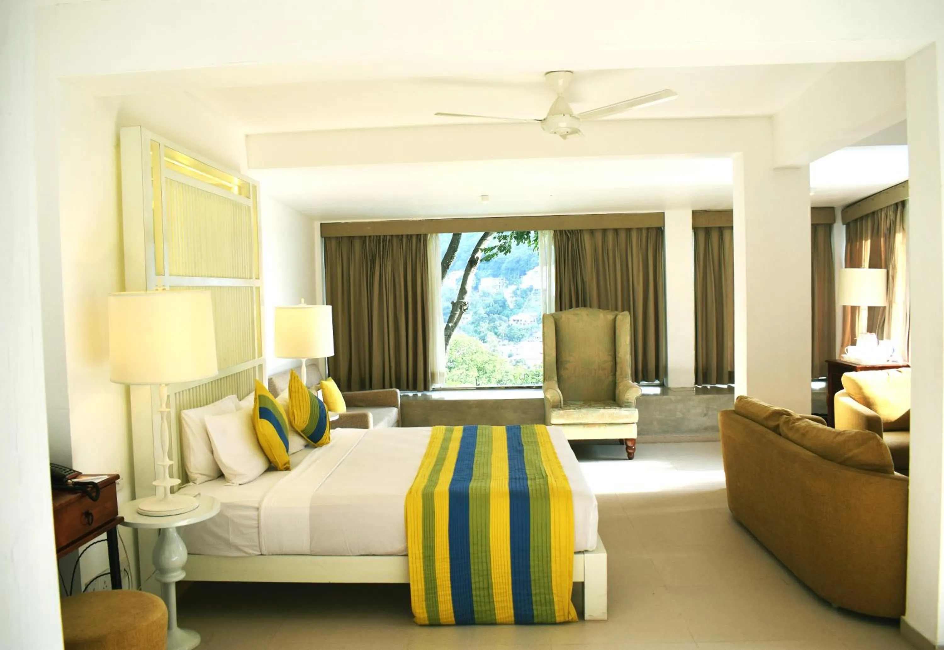 Bed in Thilanka Hotel