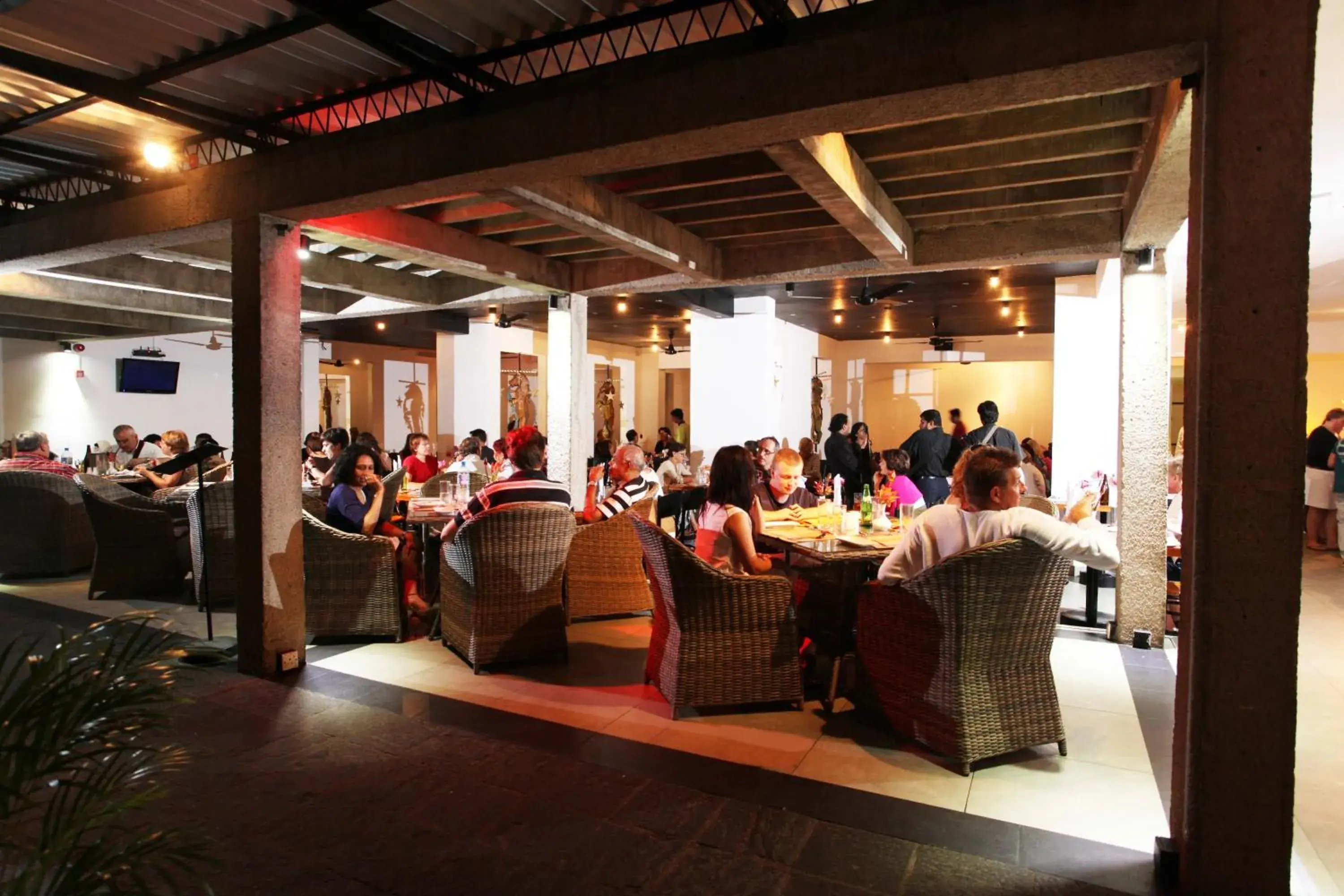 Restaurant/places to eat in Thilanka Hotel Restaurant/places to eat in Thilanka Hotel