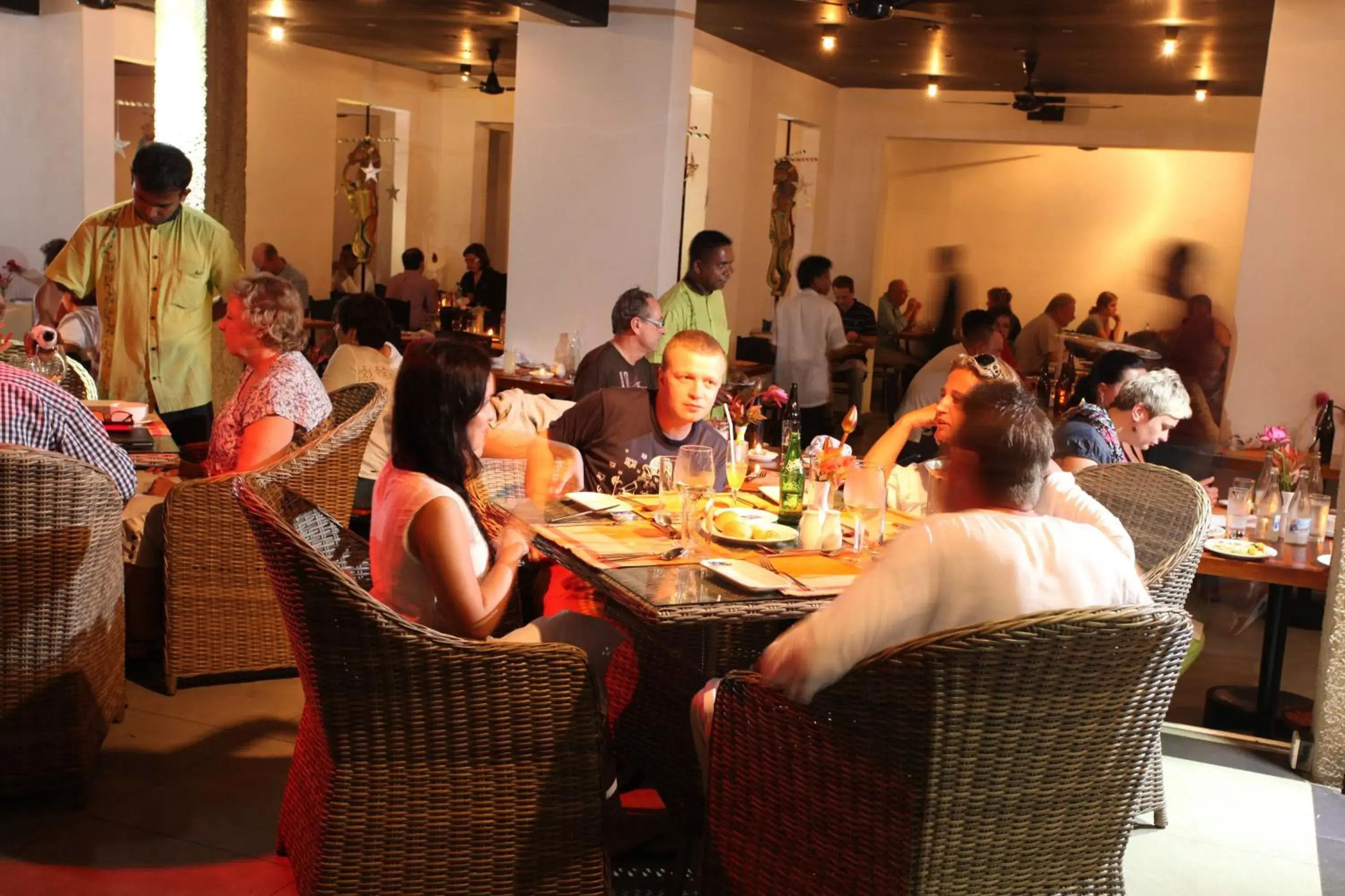 Restaurant/places to eat in Thilanka Hotel Restaurant/places to eat in Thilanka Hotel