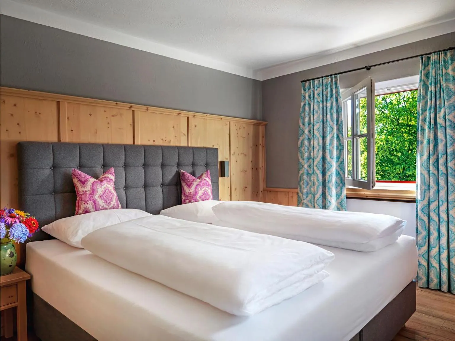 Bed in Landgasthof Hotel Linde