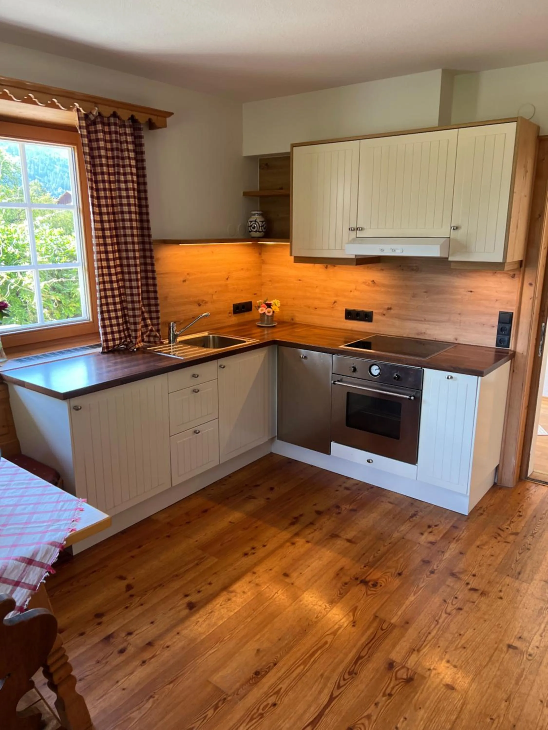 Kitchen or kitchenette in Landgasthof Hotel Linde