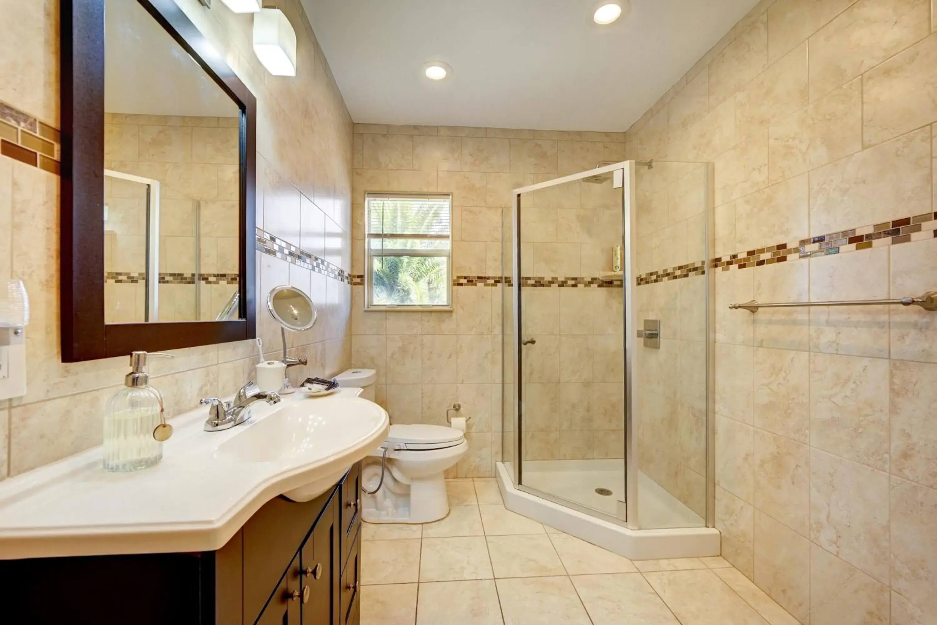 Bathroom in Holiday Isle Yacht Club