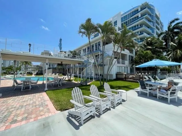 Holiday Isle Yacht Club