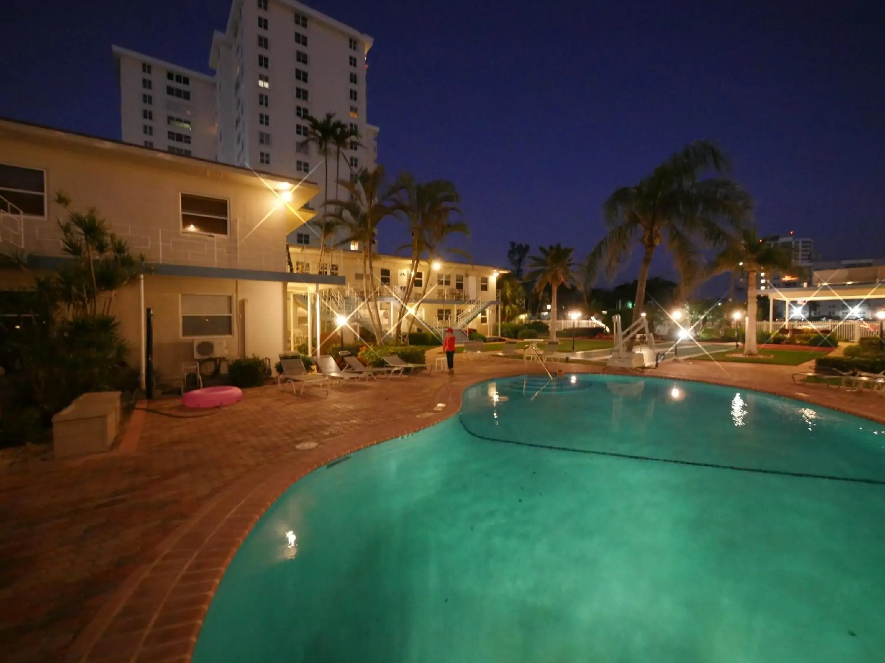 Swimming Pool in Holiday Isle Yacht Club