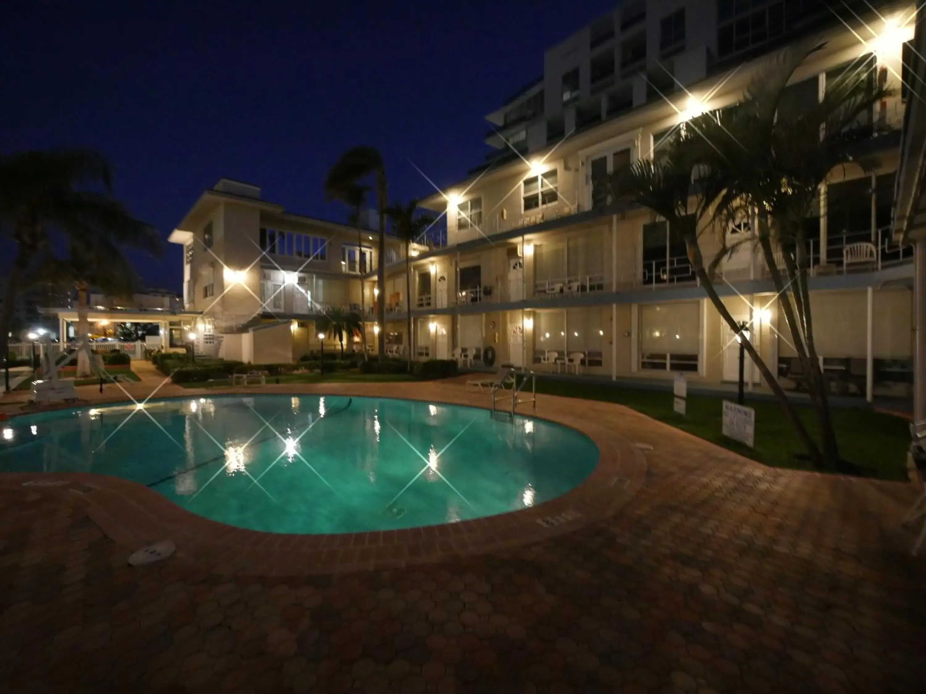 Property Building in Holiday Isle Yacht Club