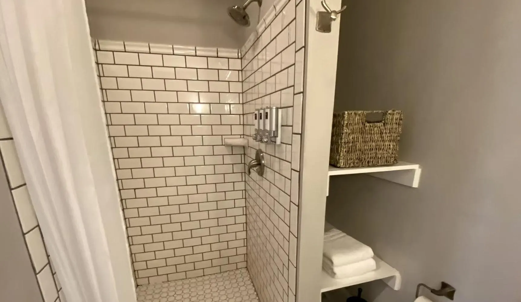 Shower in Hotel Laurance