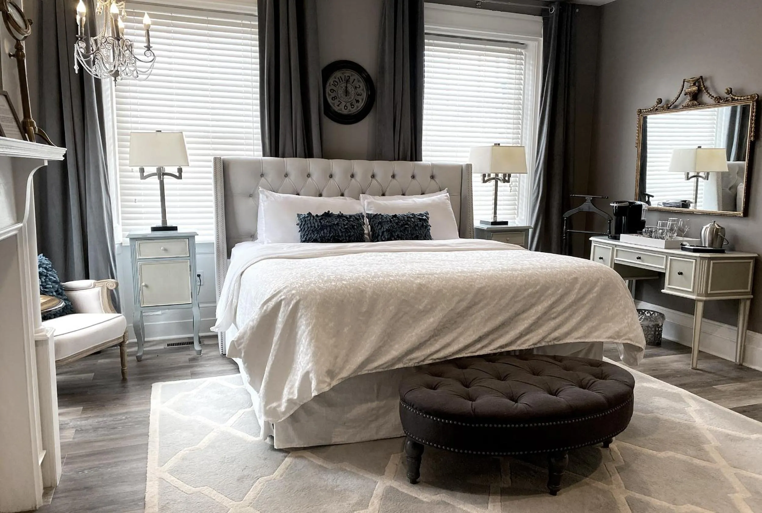 Bed in Hotel Laurance