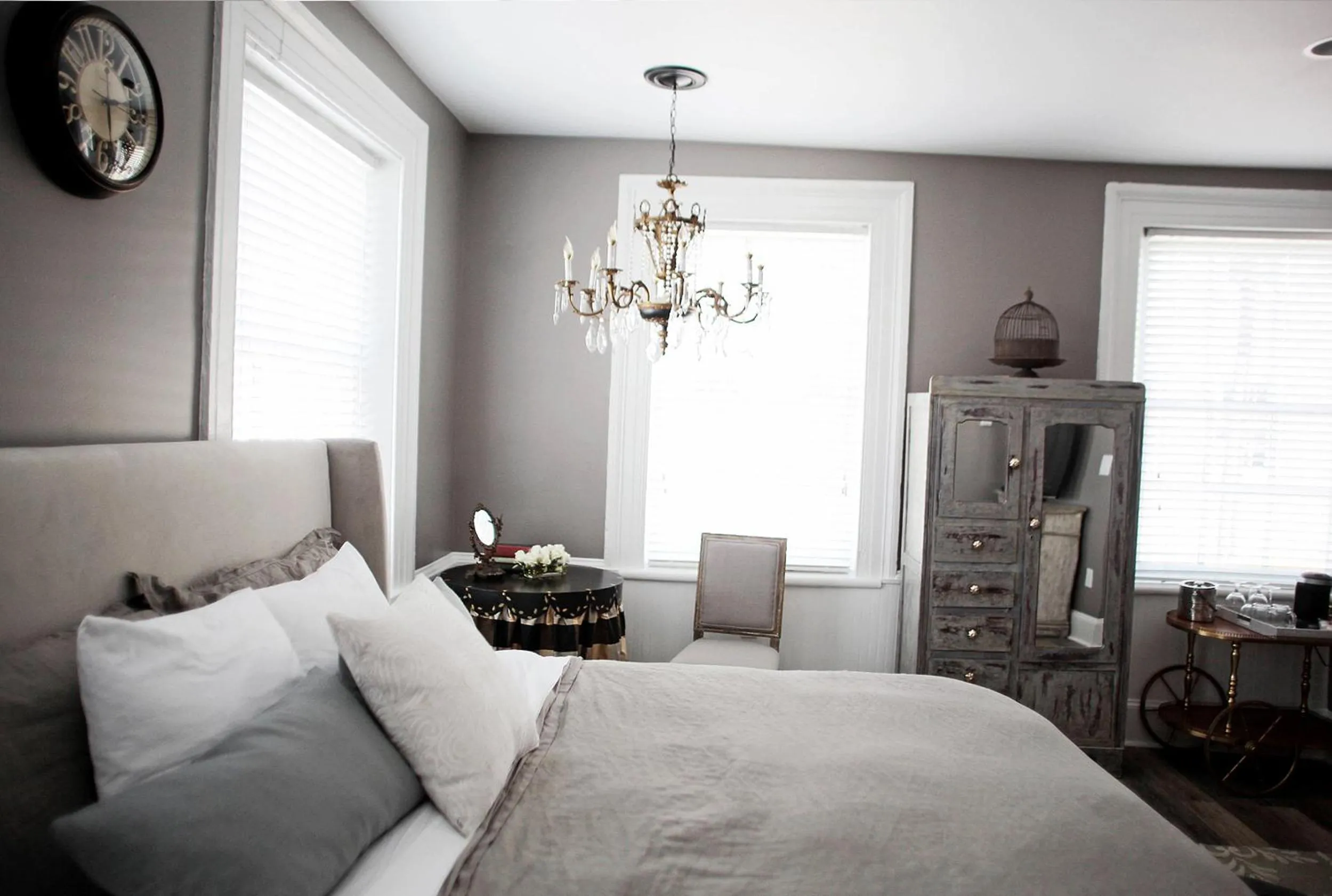 Bed in Hotel Laurance