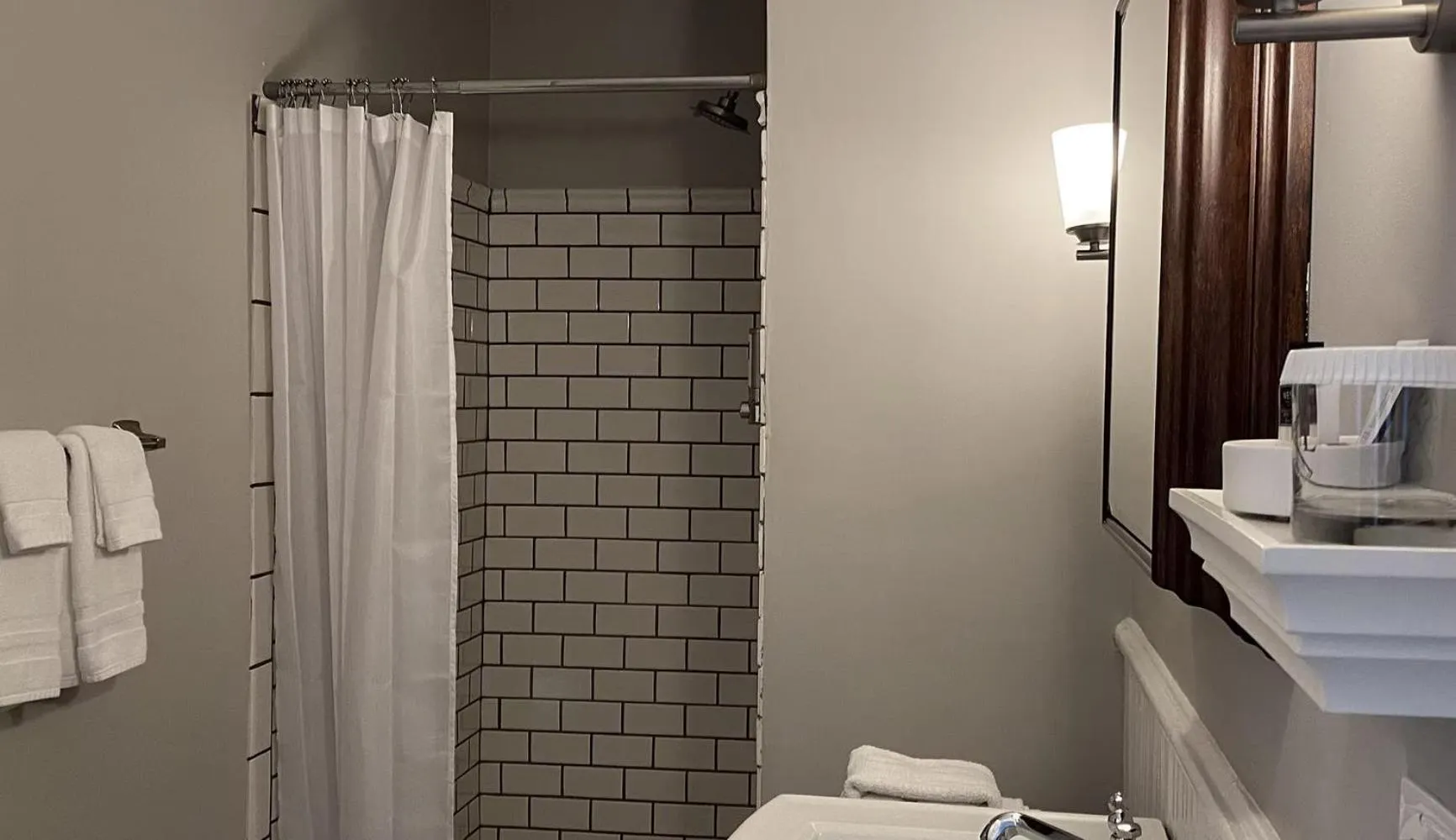 Shower in Hotel Laurance