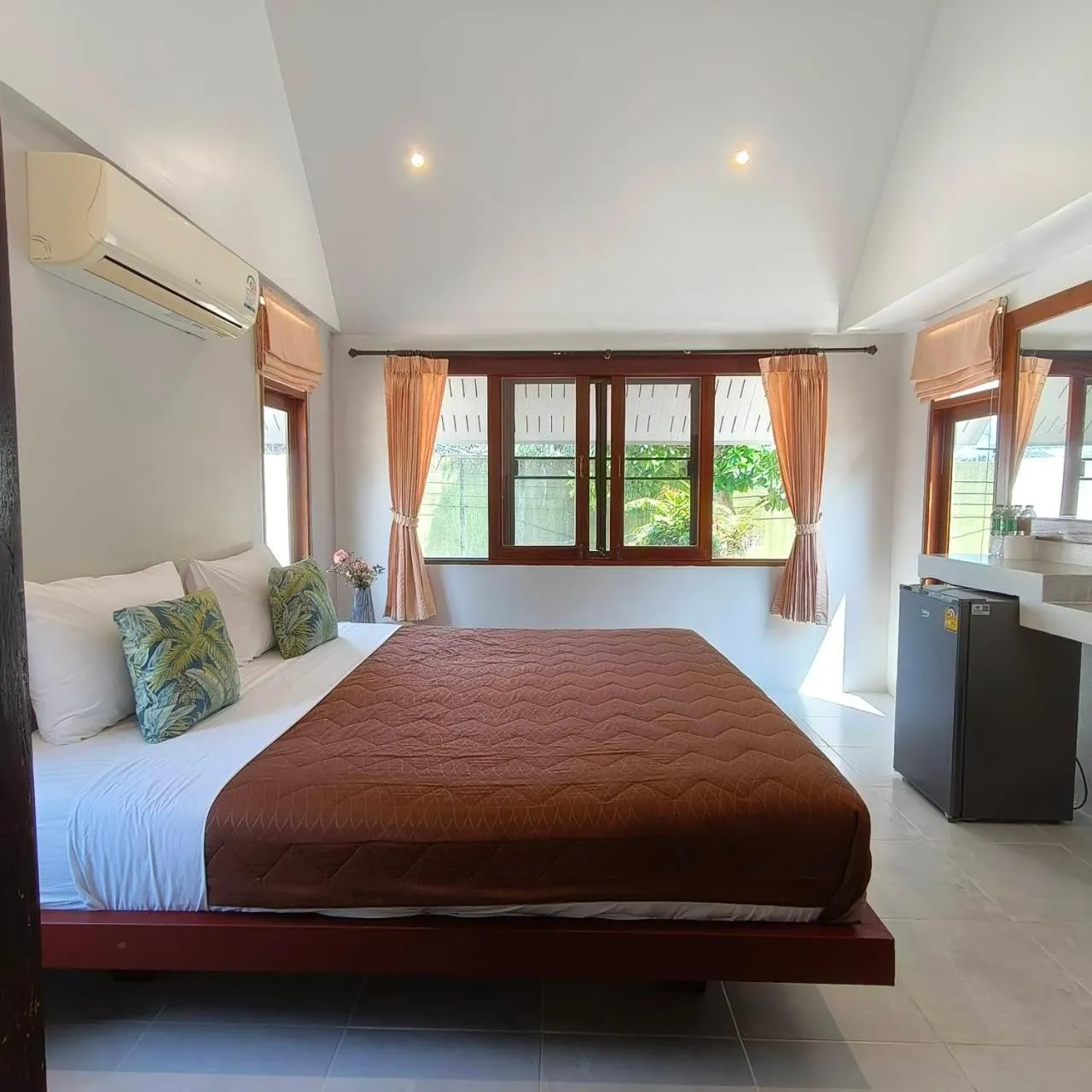 Bed in Phalarn Inn Resort