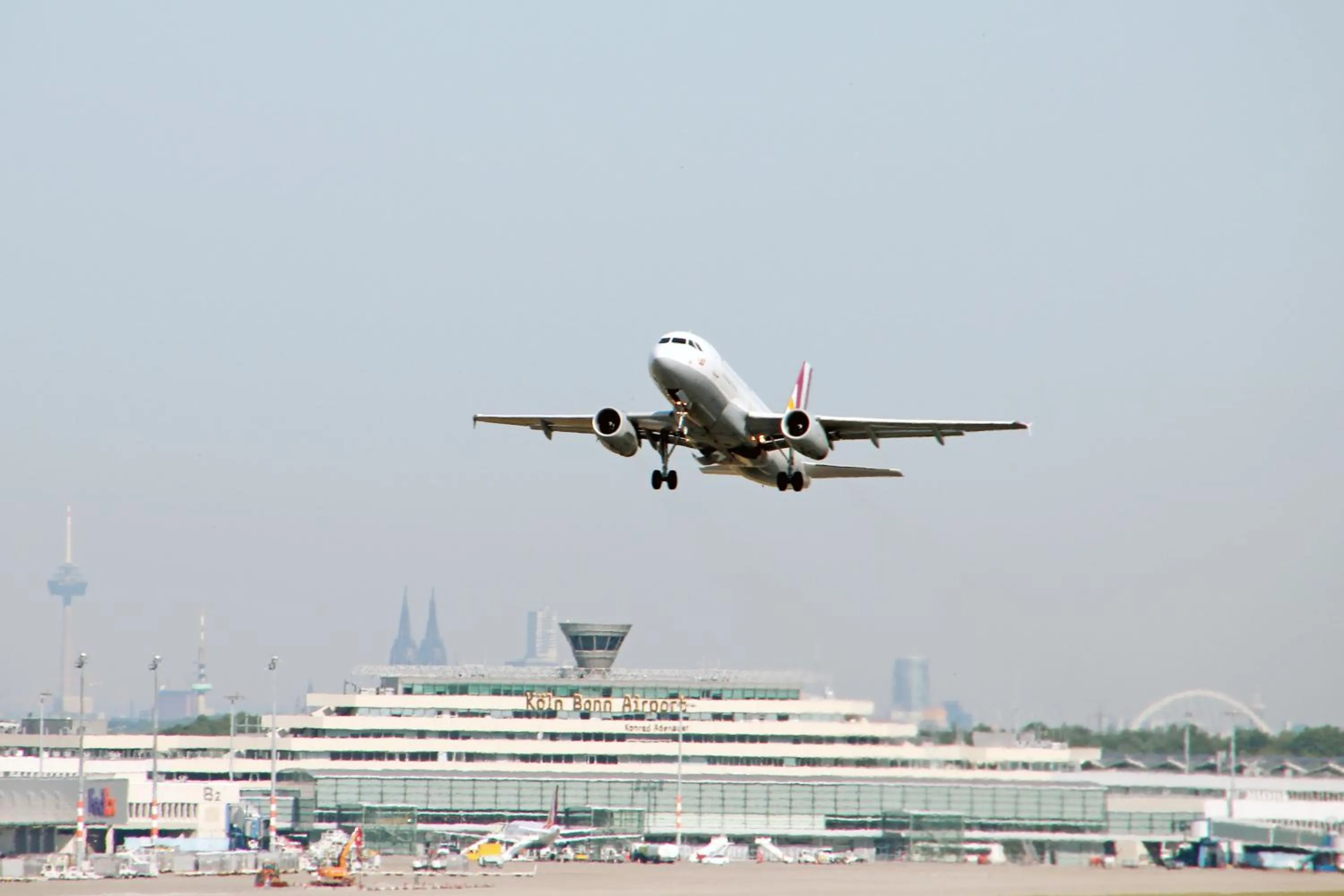 Off site in SMARTY Airport Cologne Hotel - KONTAKTLOSER SELF CHECK-IN